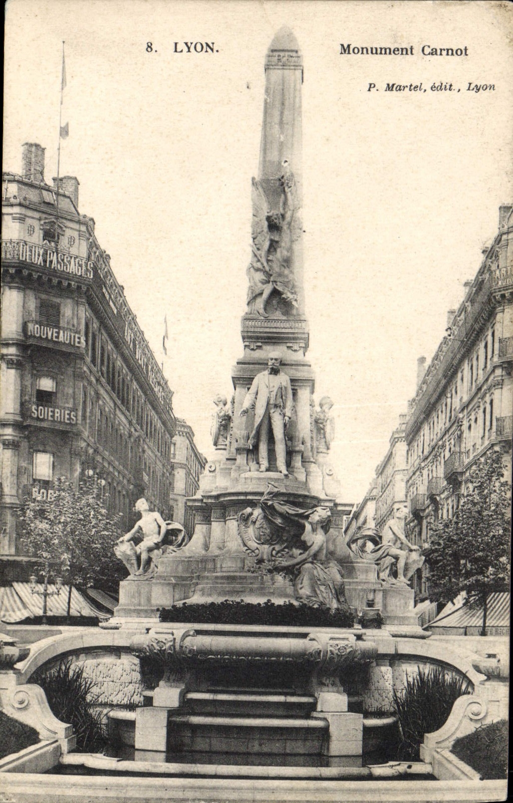 CPA Lyon Monument Carnot 