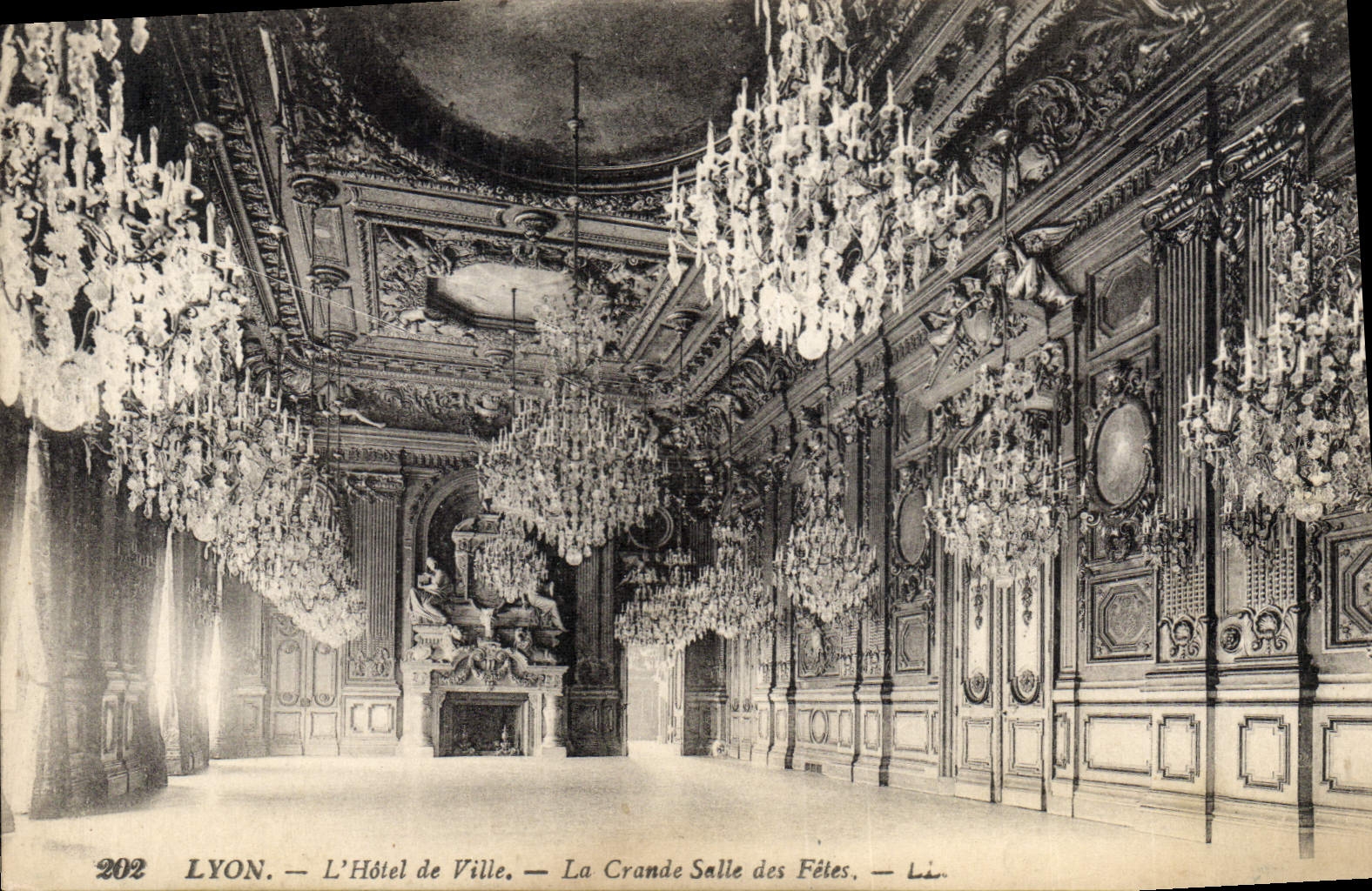 CPA Lyon L'Hotel de Ville La Grande Salle des Fetes 