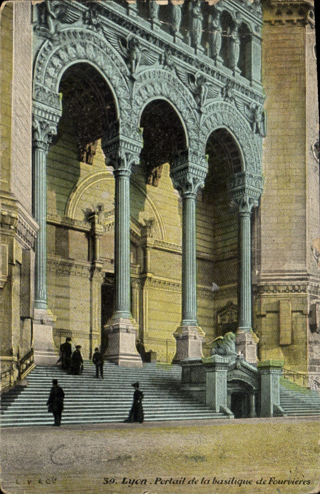 CPA Lyon Portail de la Basilique de Fourvieres 