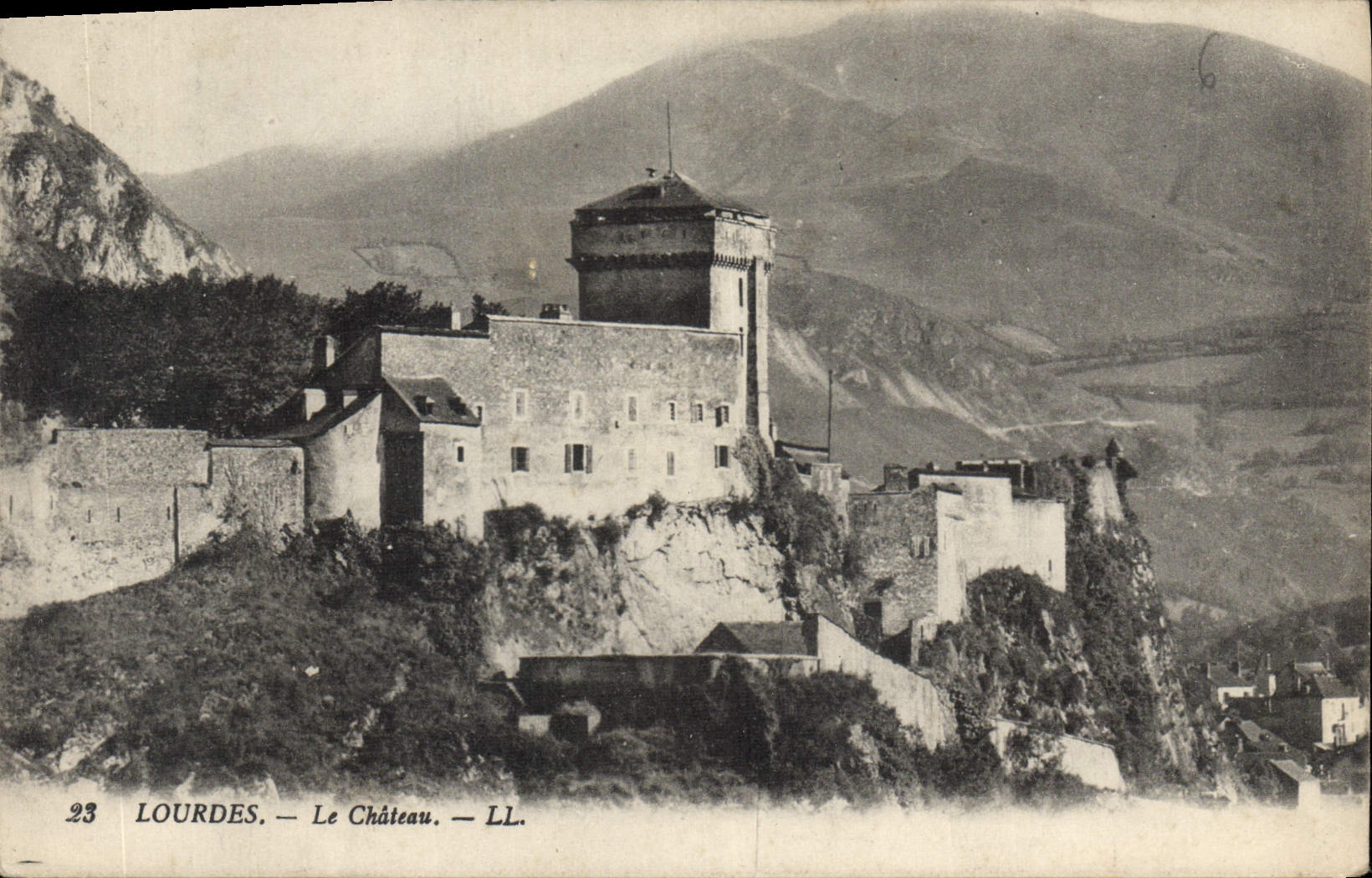 CPA Lourdes le Chateau 