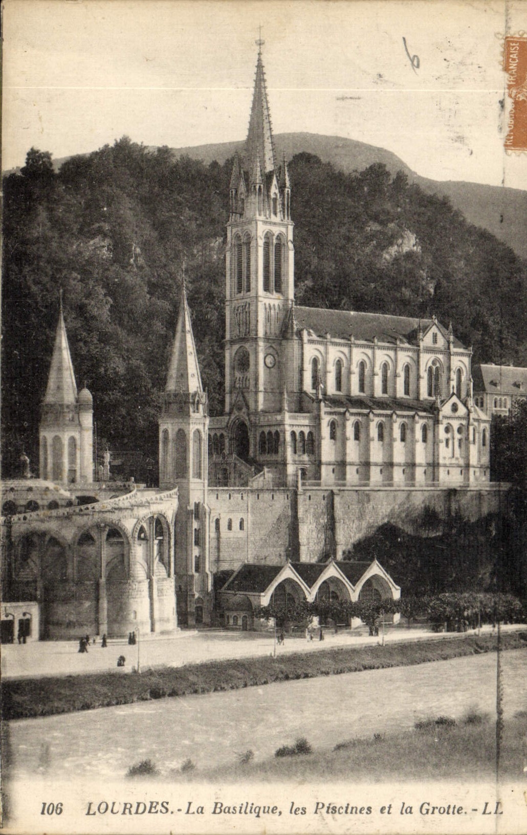 CPA Lourdes La Basilique les Piscines et la Grotte 