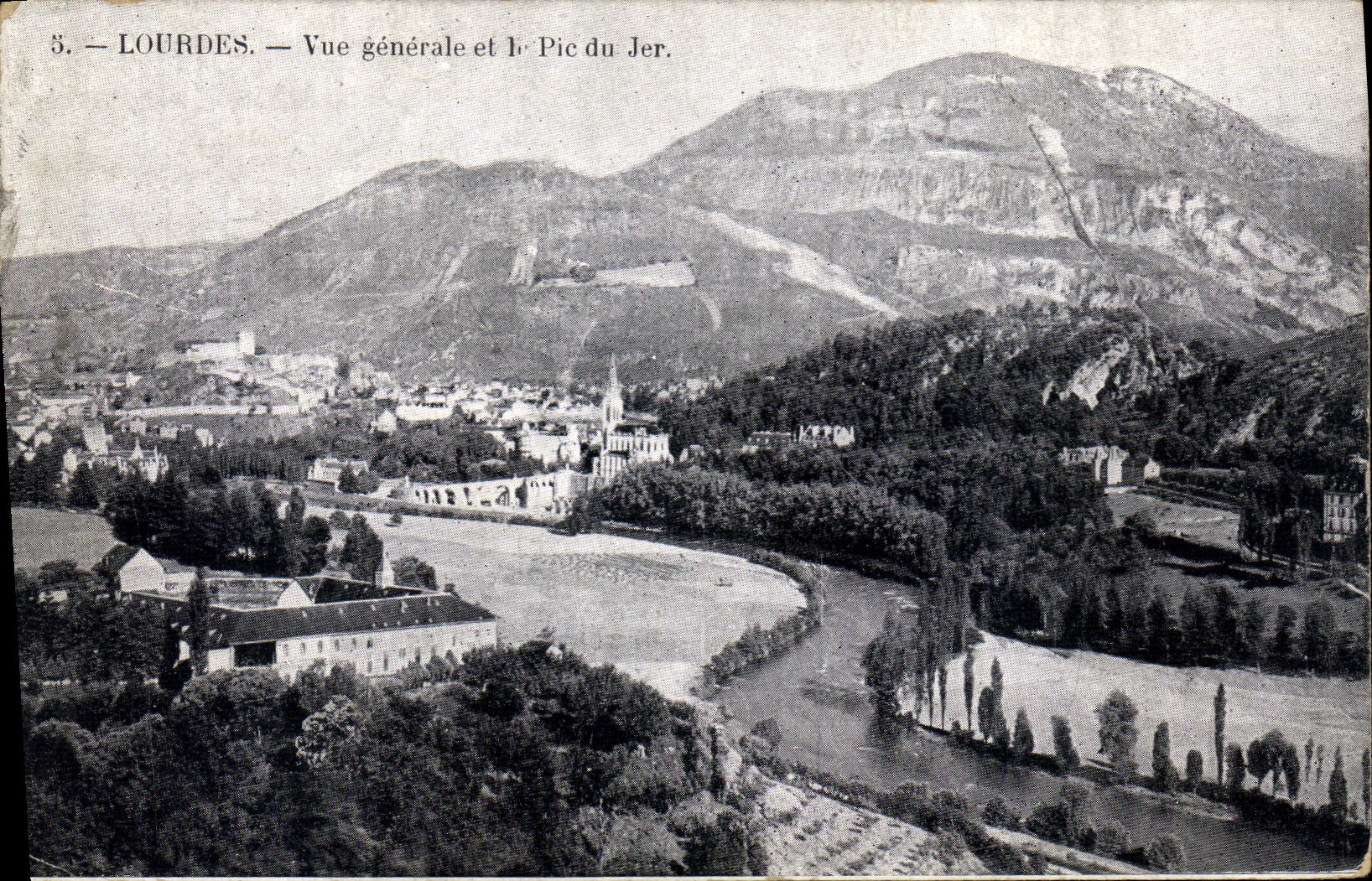 CPA Lourdes Vue generale et le Pic du Jer 