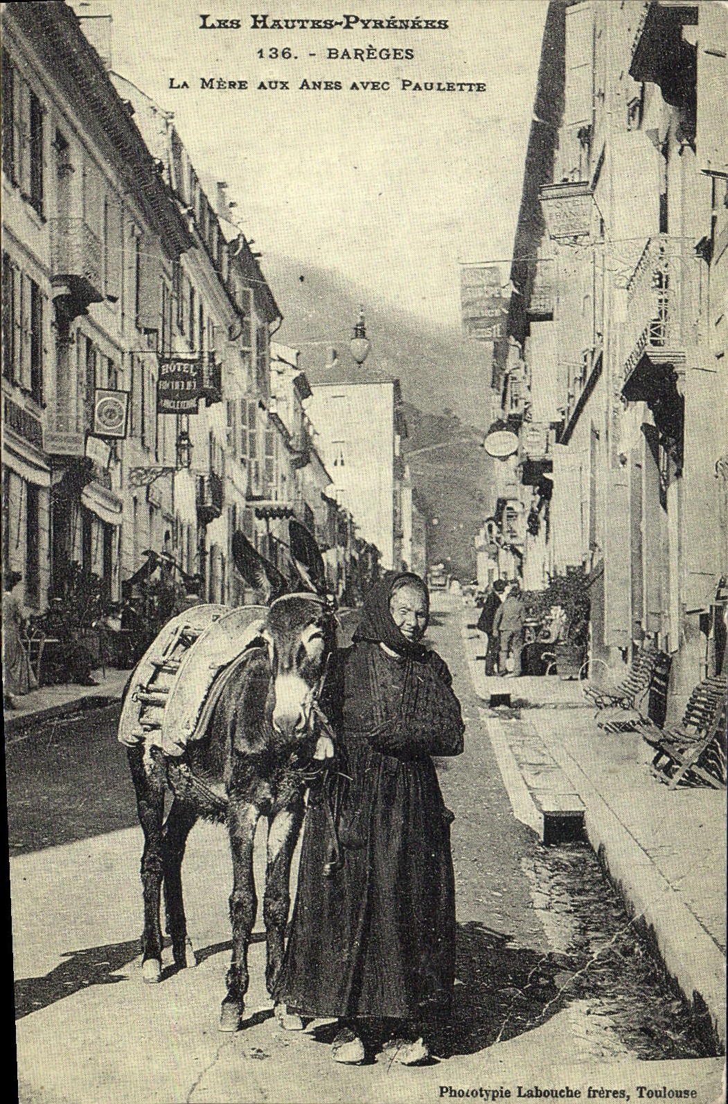 REPRO Les Hautes Pyrenees Bareges La Mere aux Anes avec Paulette Ane Mule