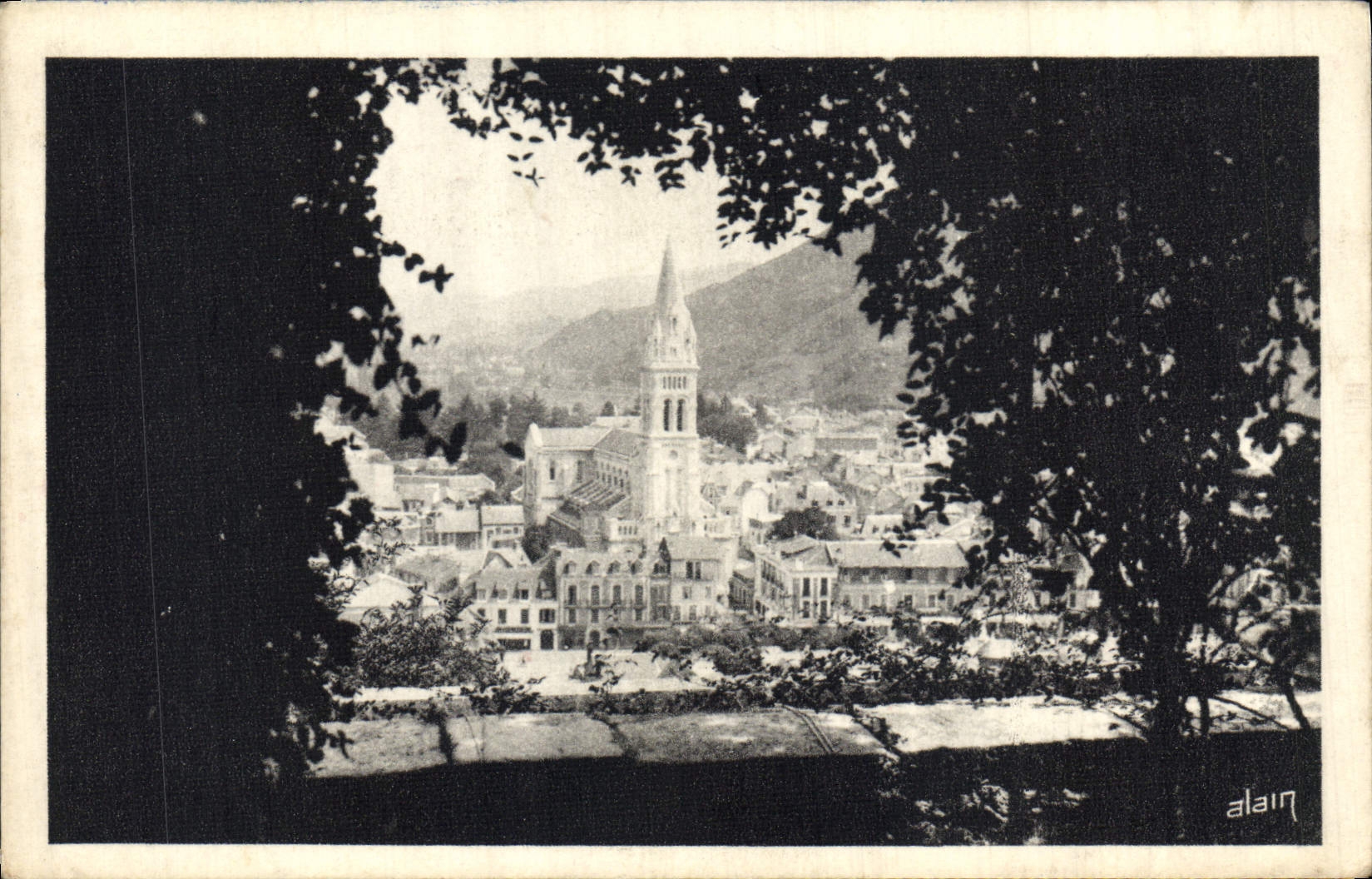 CPA Lourdes Eglise Paroissiale 