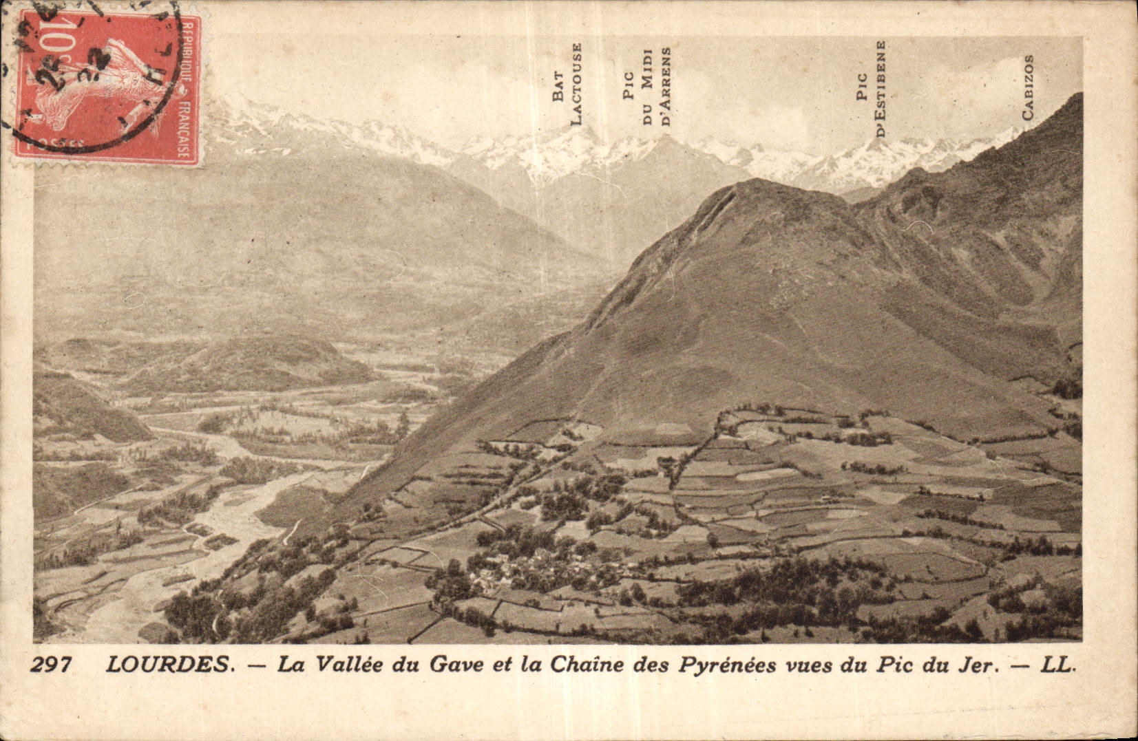CPA Lourdes La Vallee du Gave et la Chaine des Pyrenees vues du Pic du Jer 
