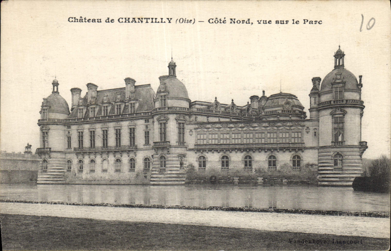 CPA Chateau de Chantilly Cote Nord vue sur le Parc 