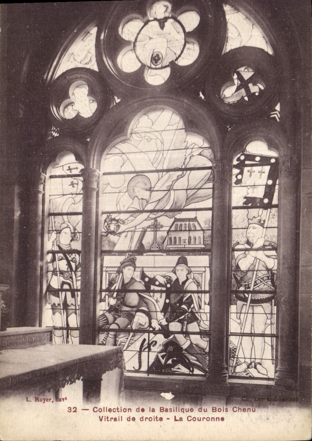 CPA Collection de la Basilique du Bois Chenu Vitrail de droite La couronne
