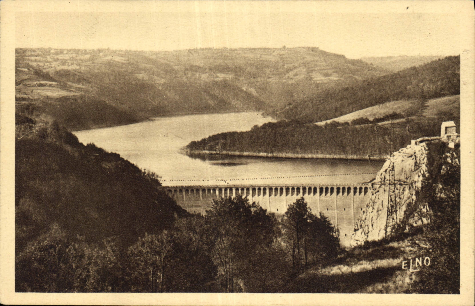 CPA La Truyere au Barrage du Sarrans 