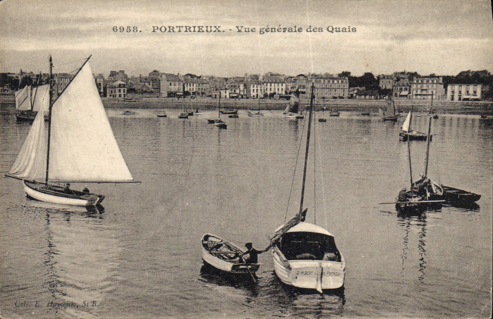 CPA Portrieux Vue generale des Quais