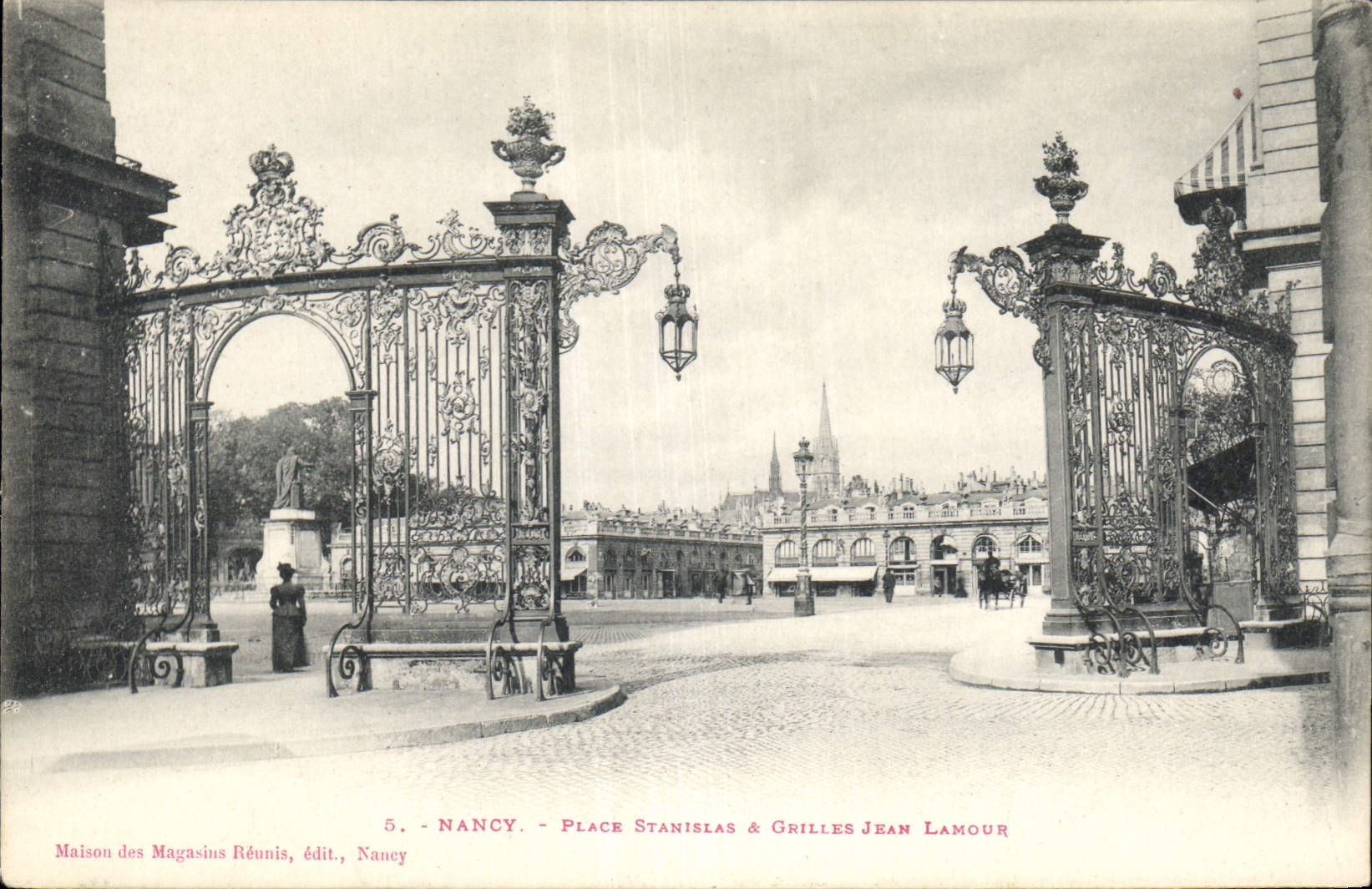 CPA Nancy Place Stanislas a Grille Lamour 