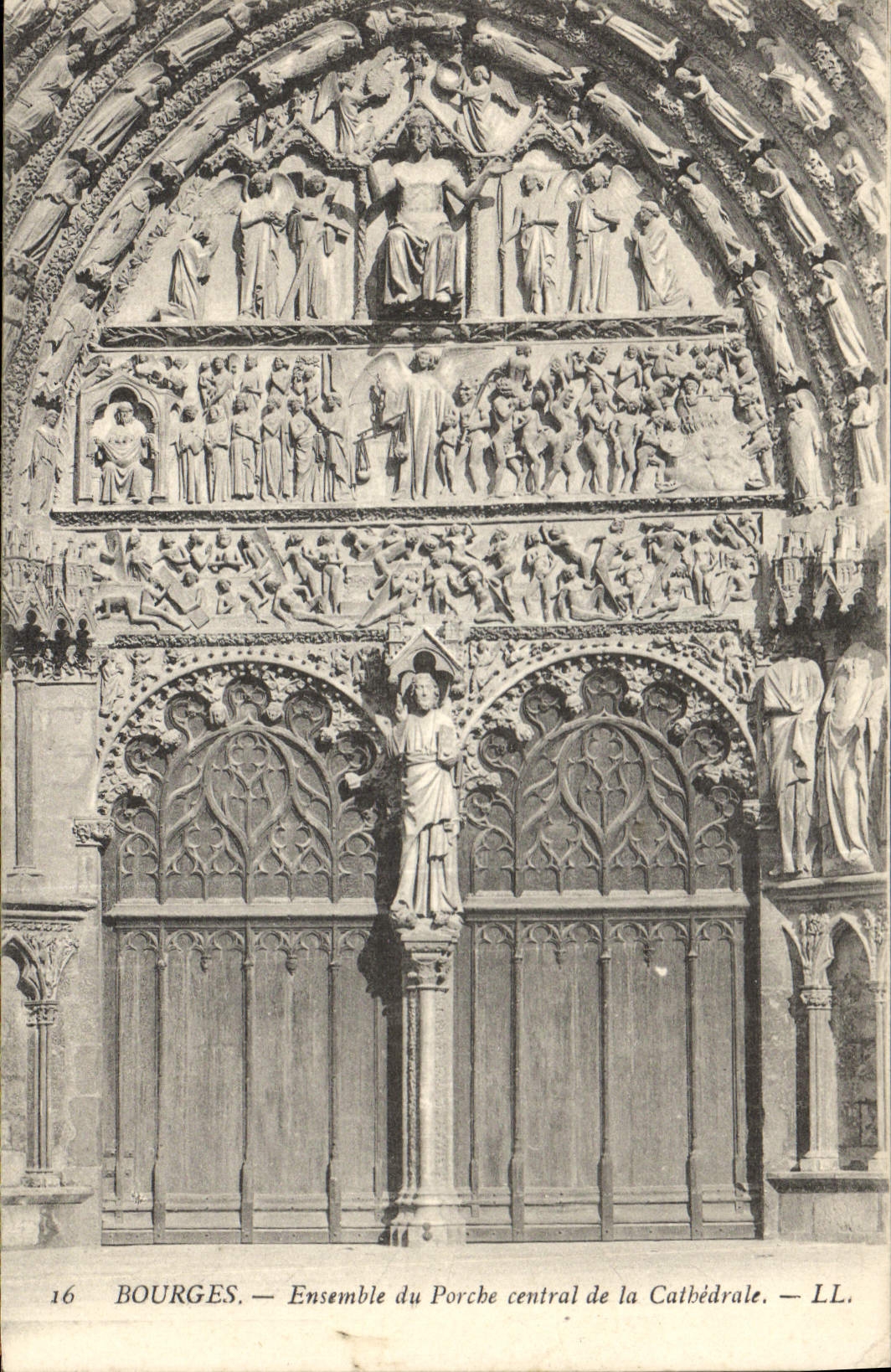 CPA Bourges Ensemble du Porche central de la Cathedrale 