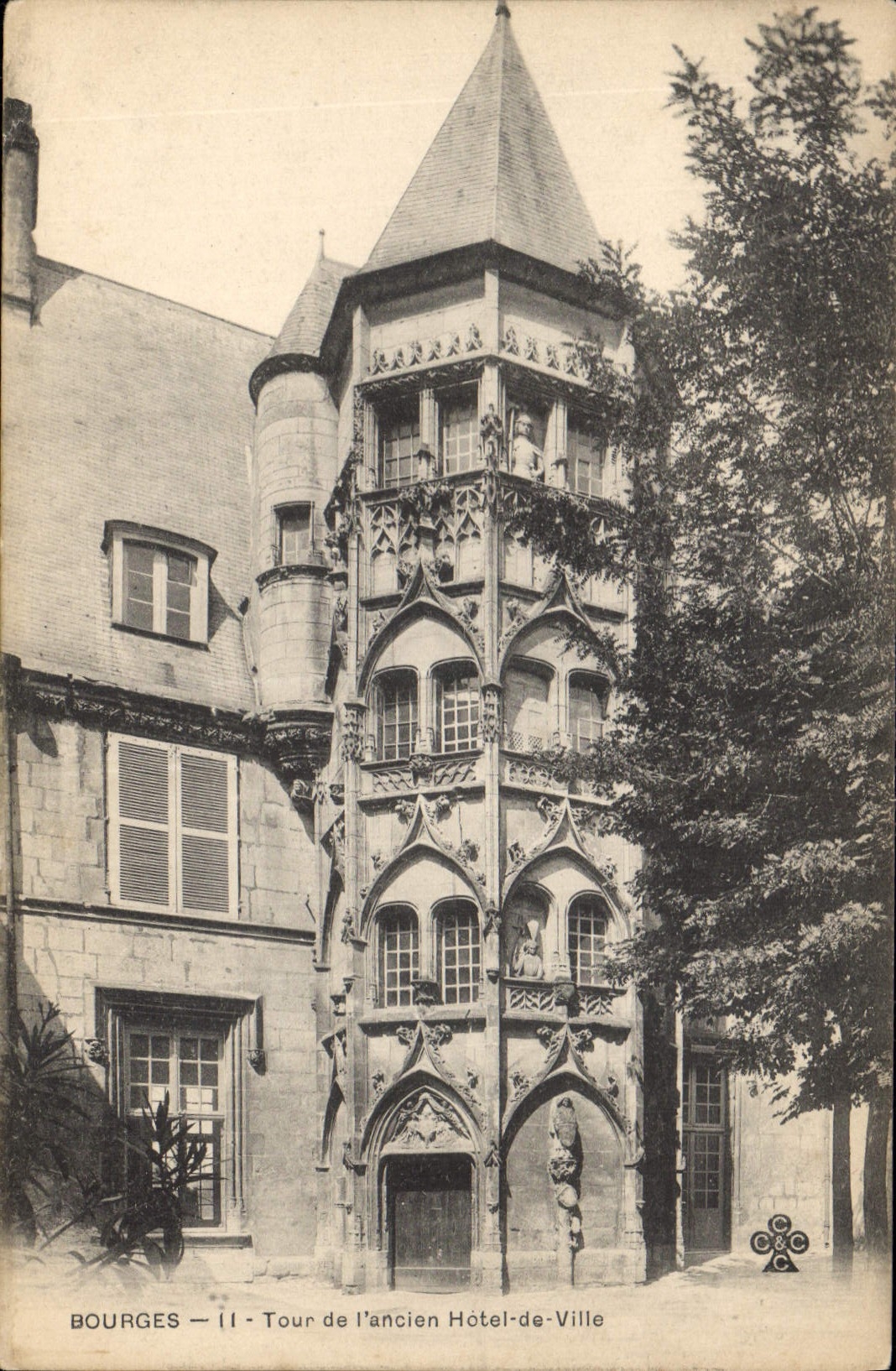 CPA Tour de l'ancien Hotel de Ville 
