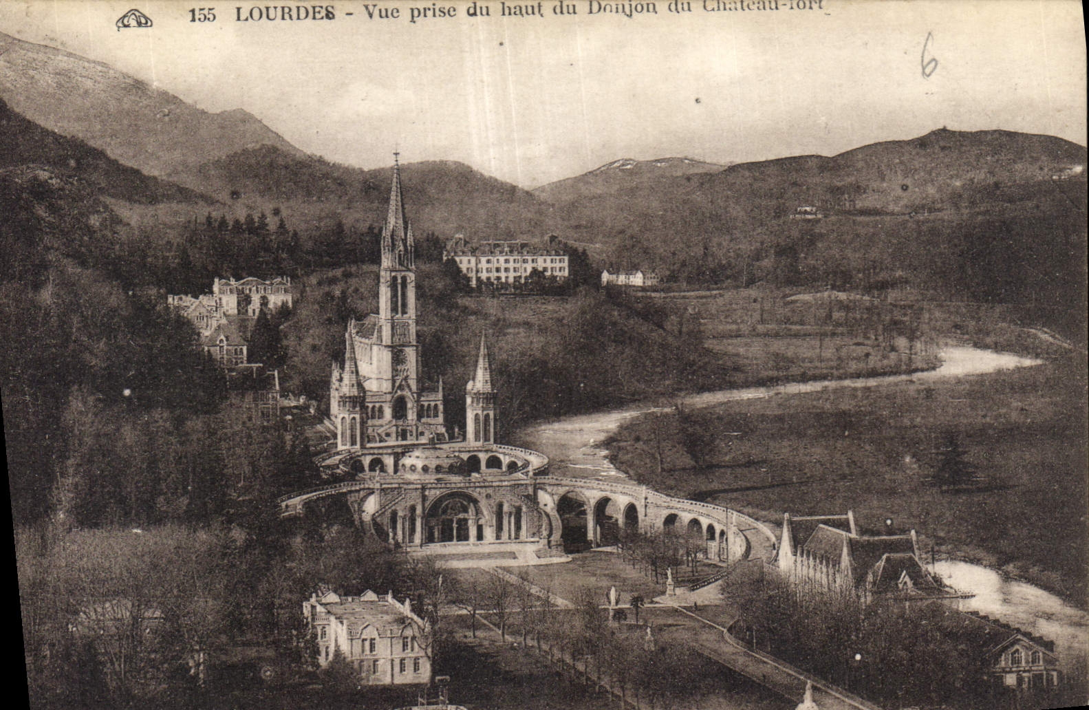 CPA Lourdes Vue prise du haut du Danjon du Chateau Fort 