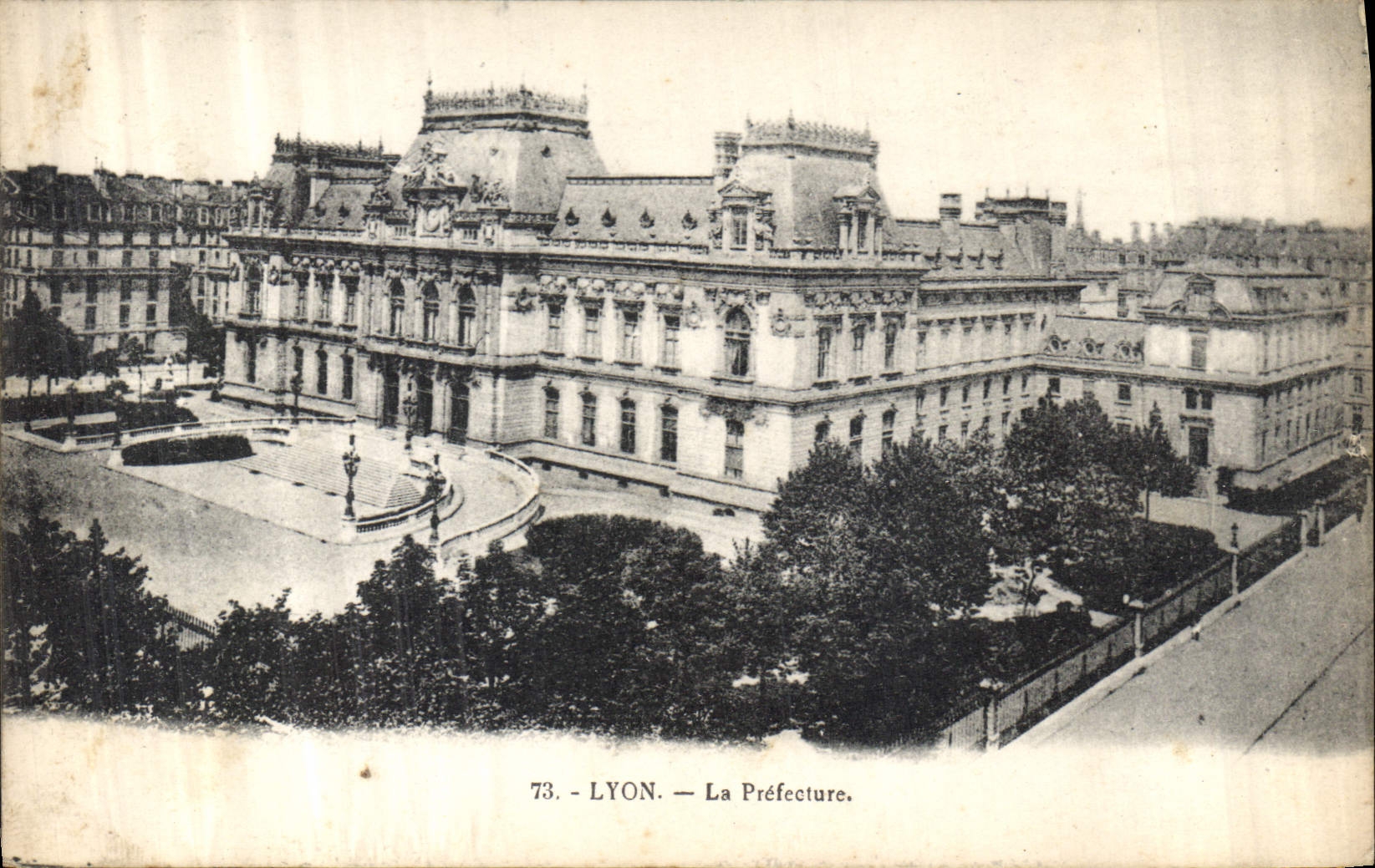 CPA Lyon Le Prefecture 