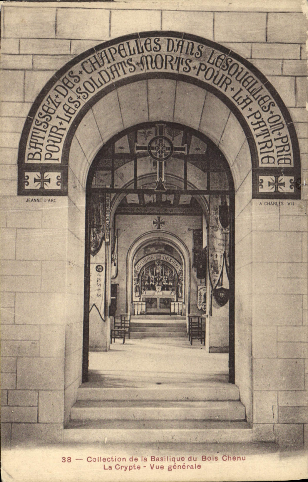 CPA Collection de la Basilique de Bois Chenu Le Crypte Vue generale