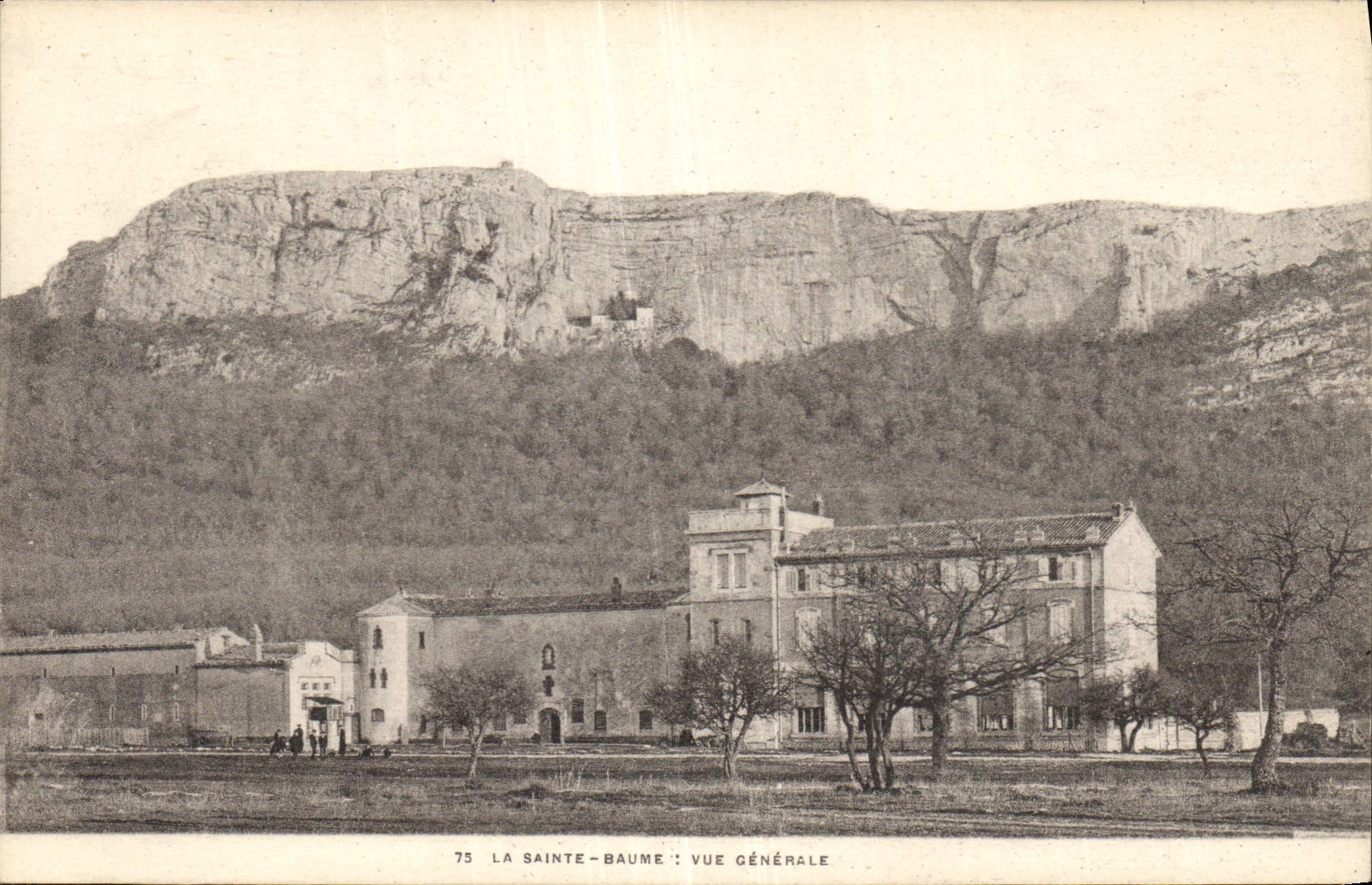 CPA La Sainte Baume Vue Generale 