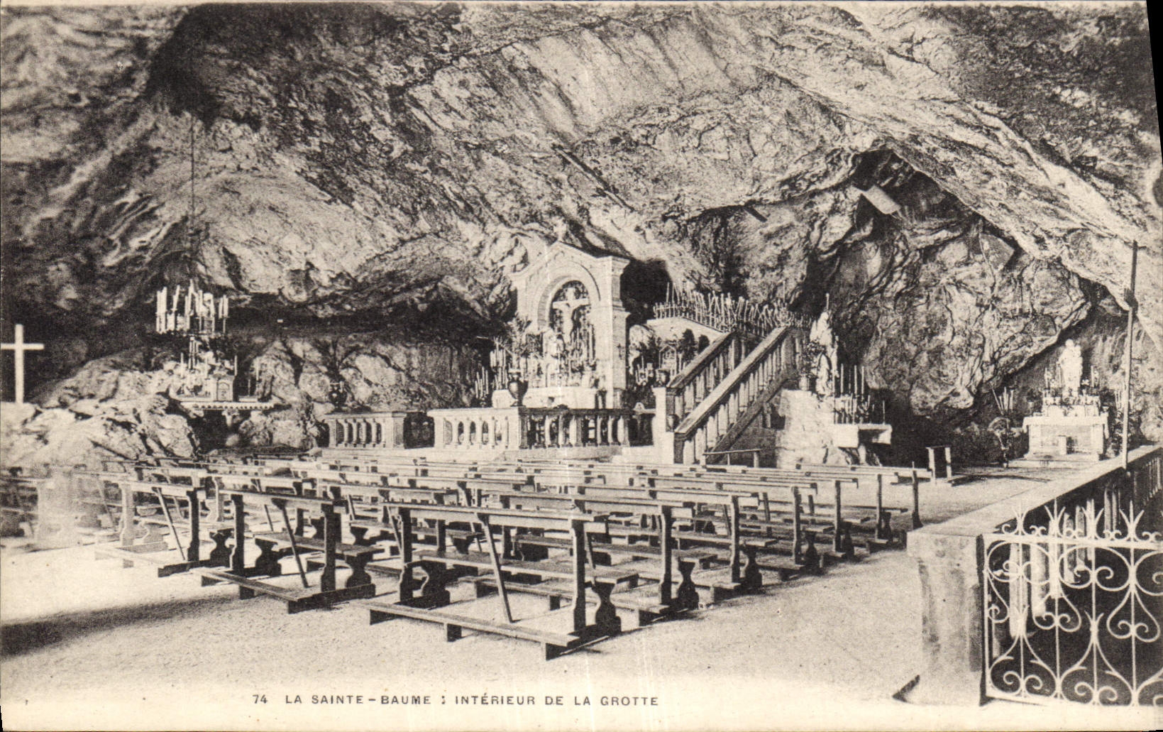 CPA La Sainte Baume Interieur de la Grotte