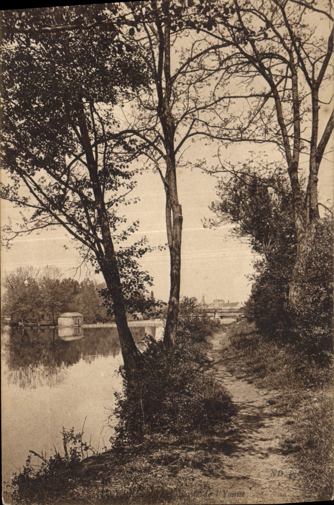 CPA Les Bords de l'Yonne