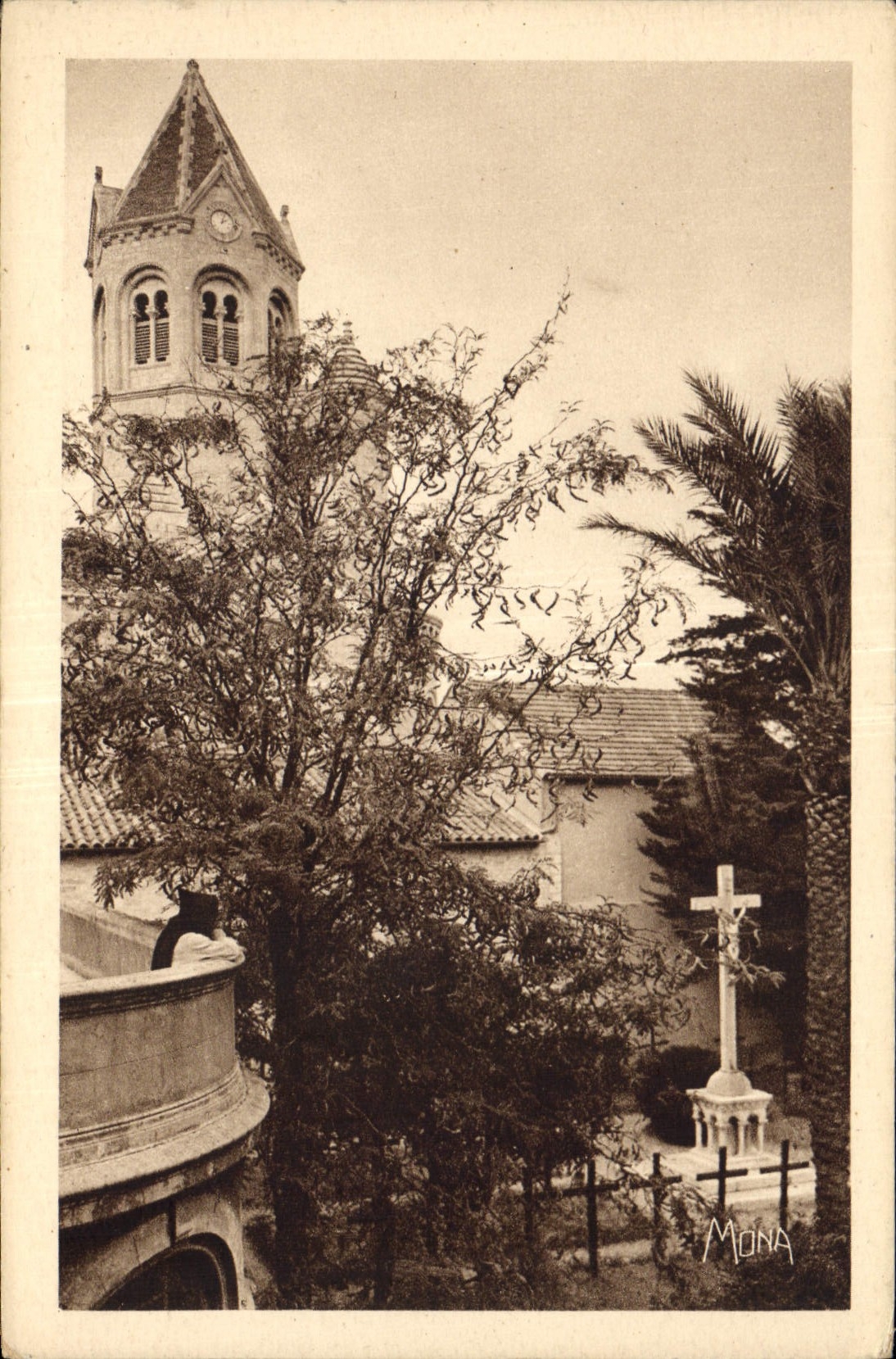 CPA Ile Saint Honorat Un coin du cimetiere du monastere