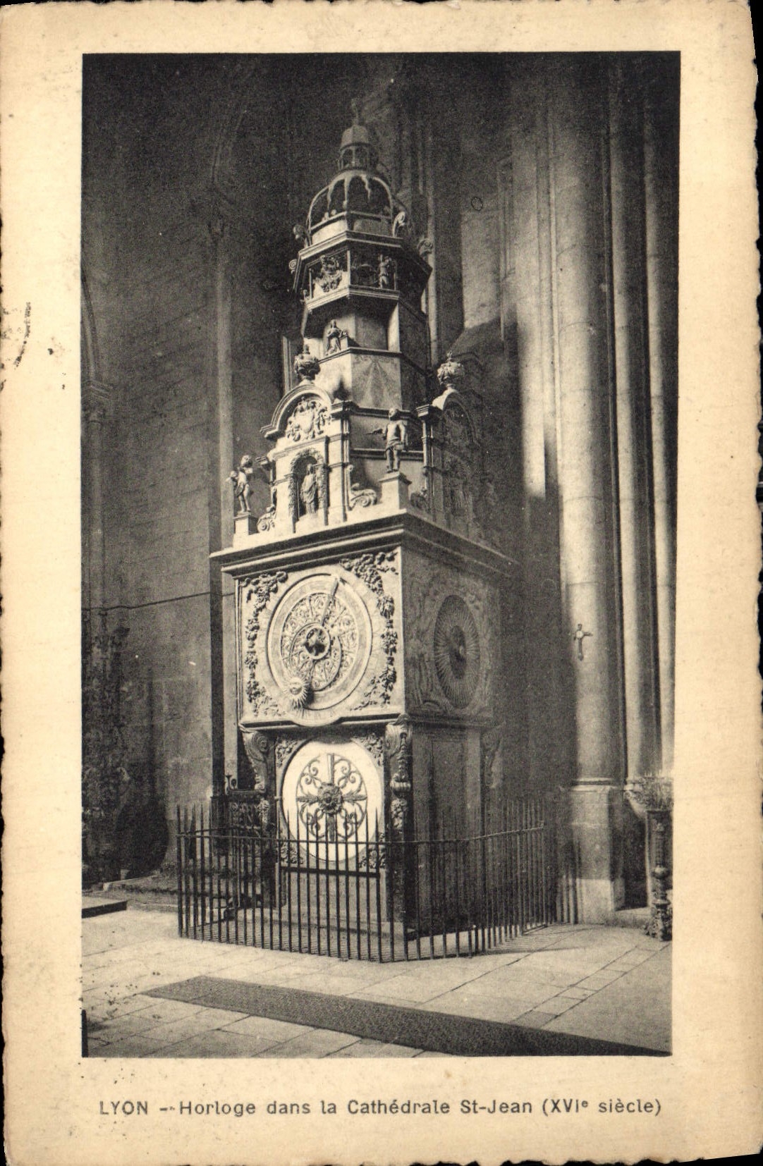 CPA Lyon  Horlage dans la Cathedrale St Jean 