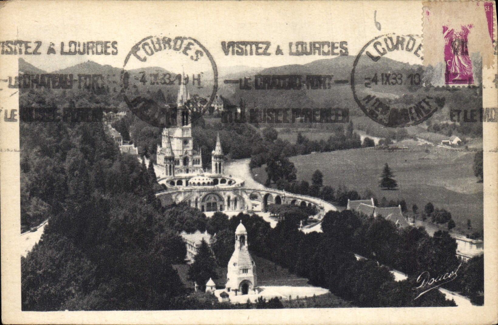 CPA Lourdes La Basilique et le Monument Interallie vus du Chateau fort