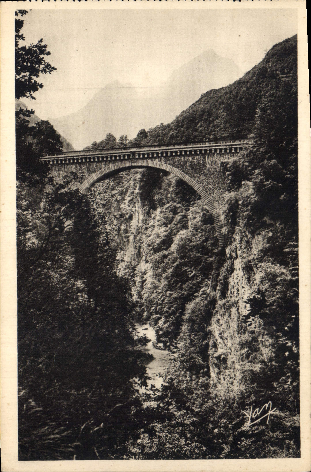 CPA Saint Sauveur Le Pont Napoleon 