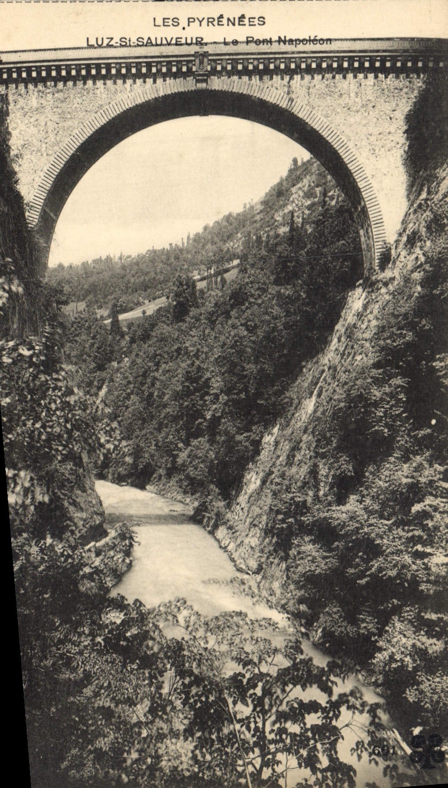 CPA Les Pyrenees Lus St Sauveur Le Pont Napoleon 