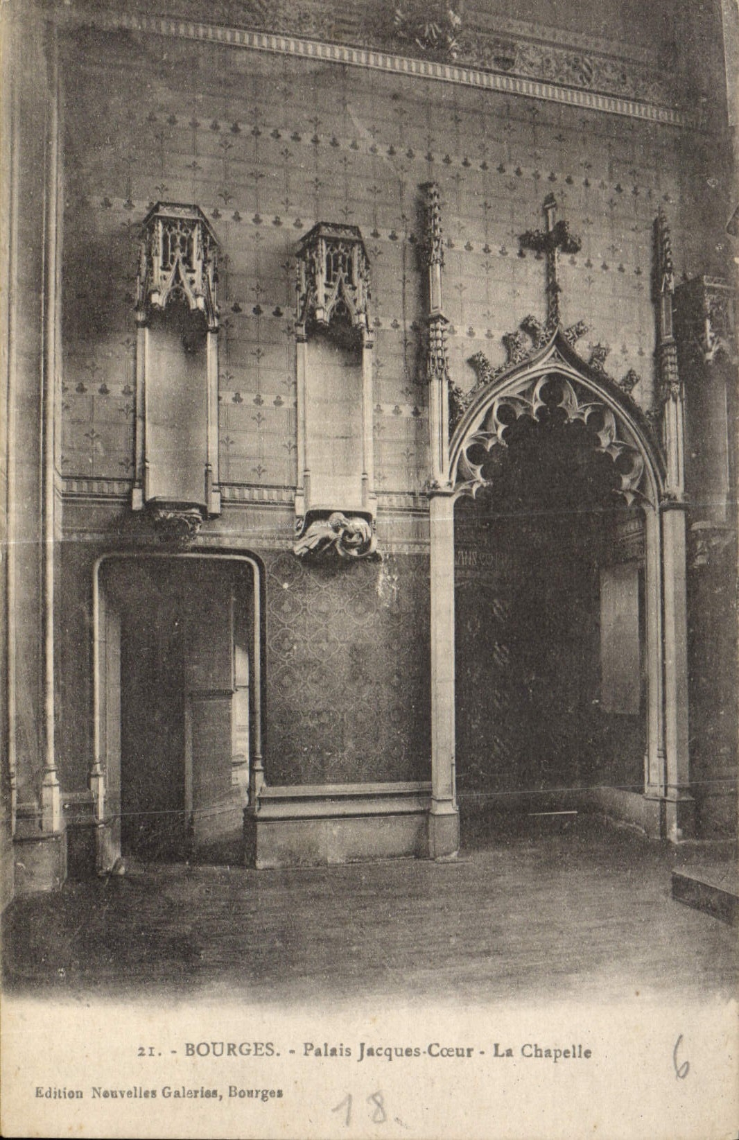 CPA Bourges Palais Jacques Coeur La Chapelle