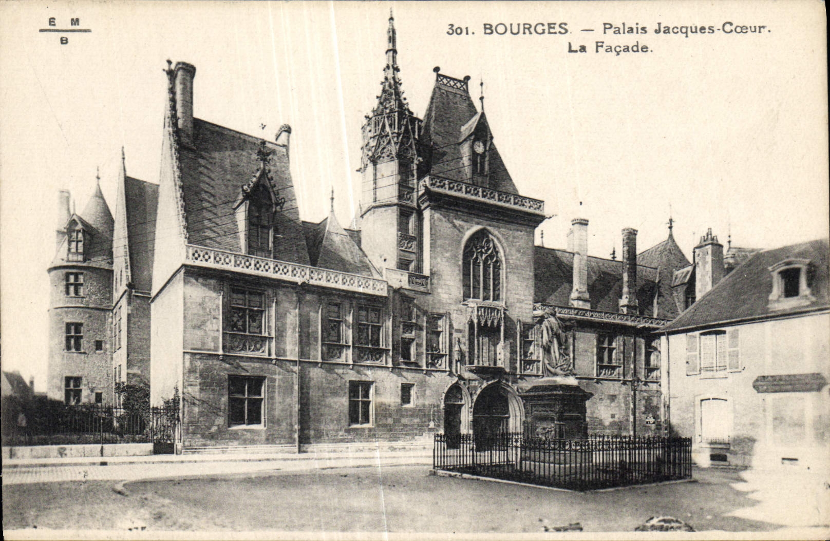 CPA Bourges Palais Jacques Coeur La Facade 