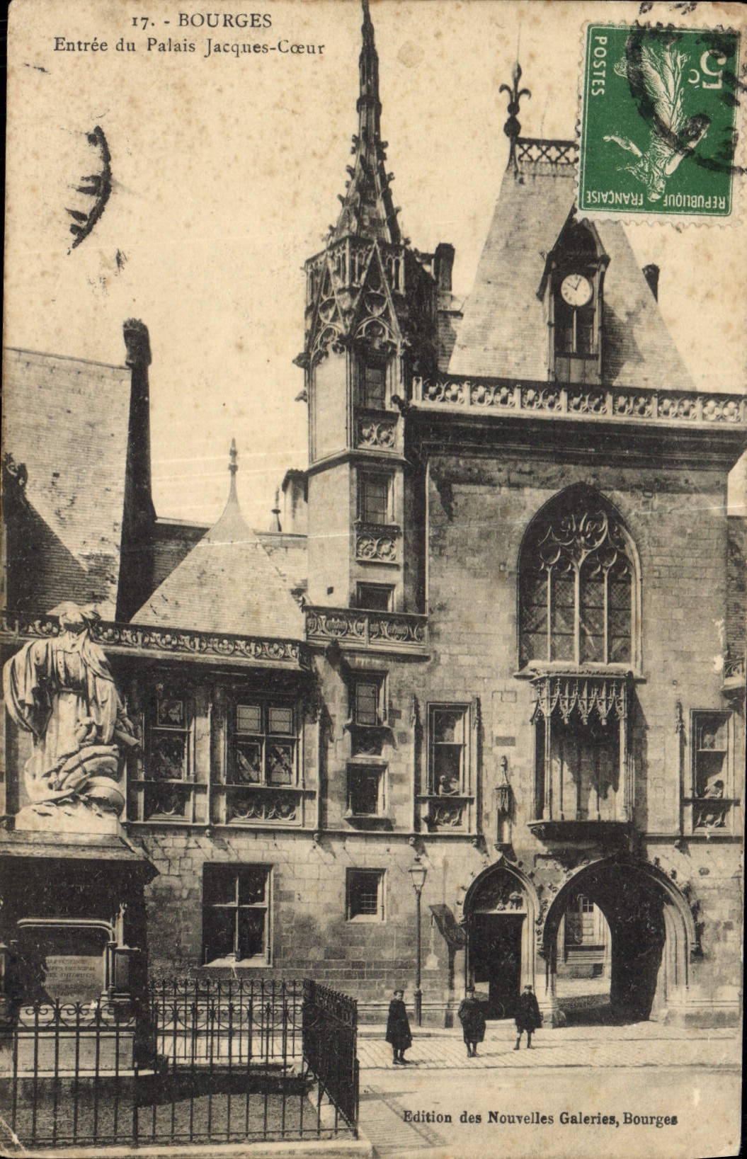CPA Bourges Entree du Palais Jacques Coeur