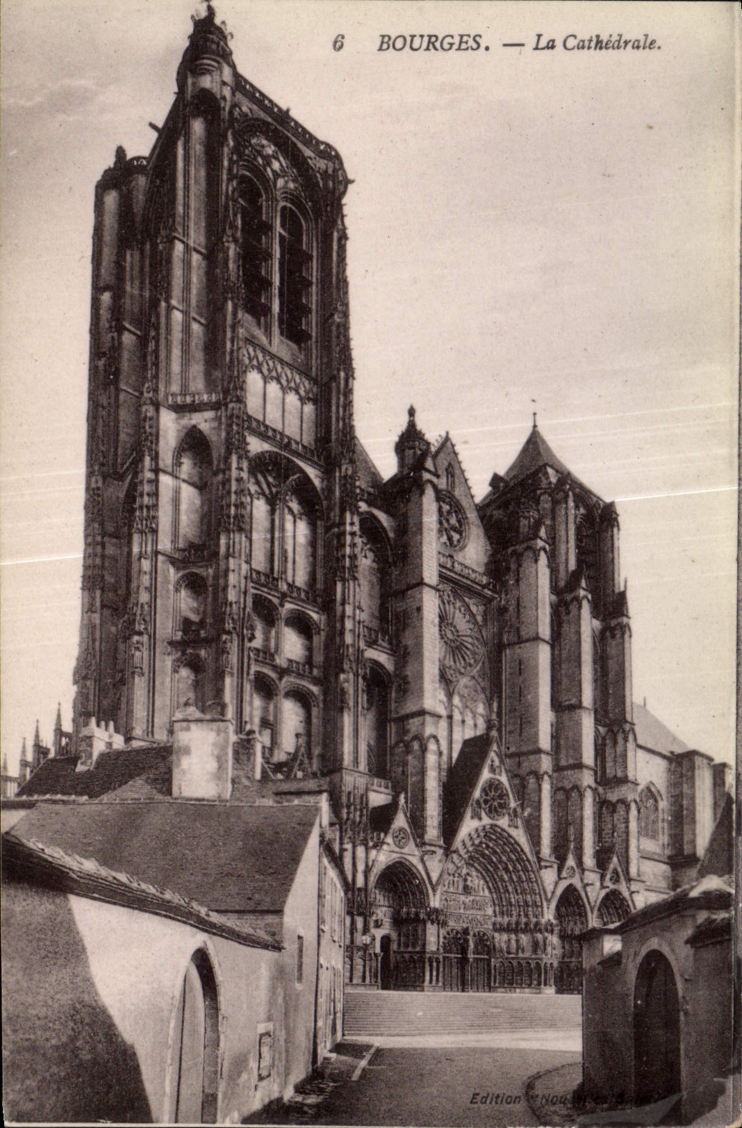 CPA Bourges La Cathedrale 