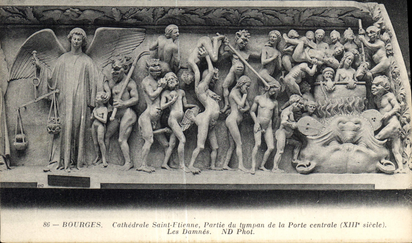 CPA Bourges Cathedrale Saint Etienne Partie du tympan de la Porte centrale 