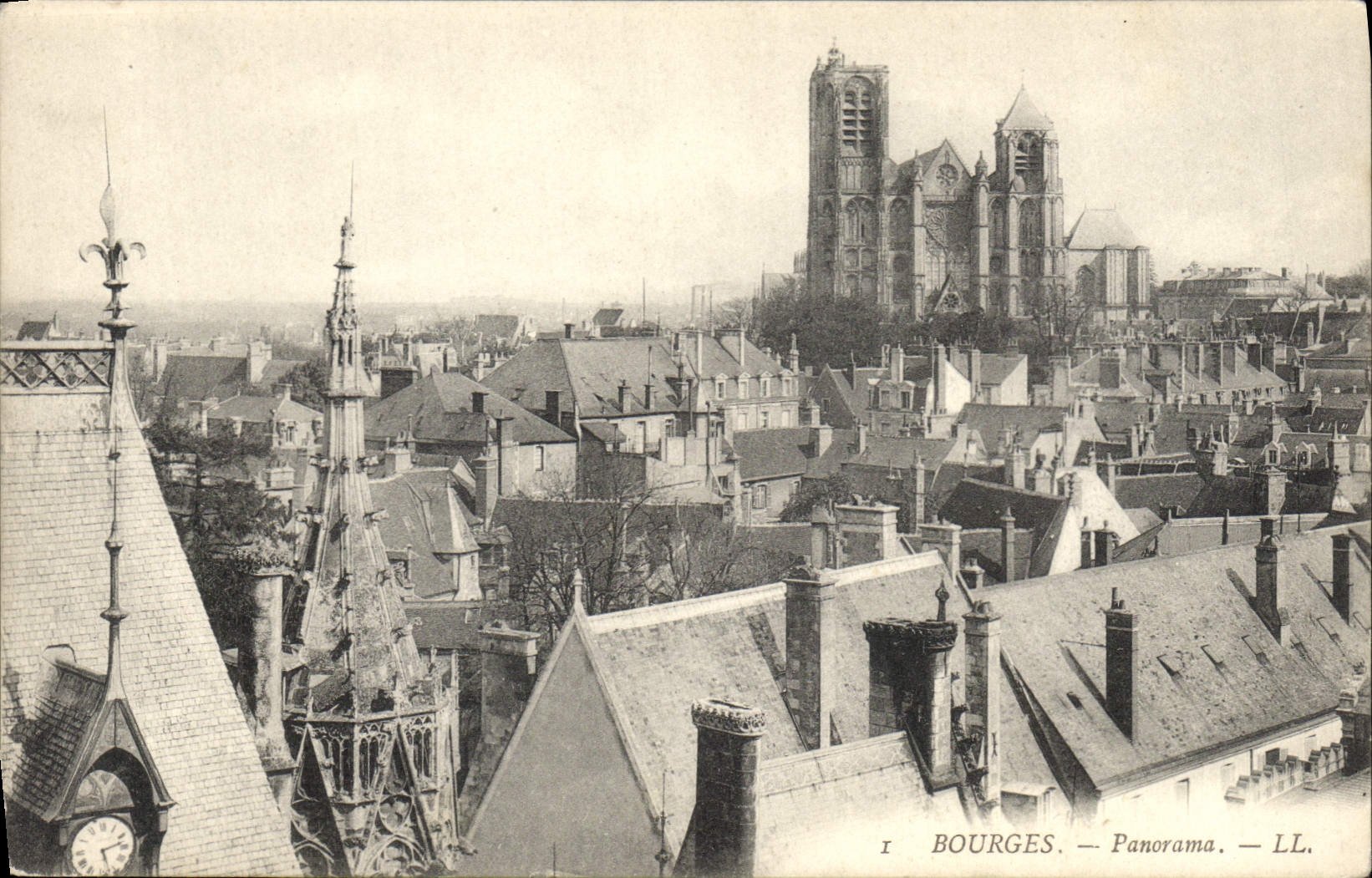 CPA Bourges Panorama 