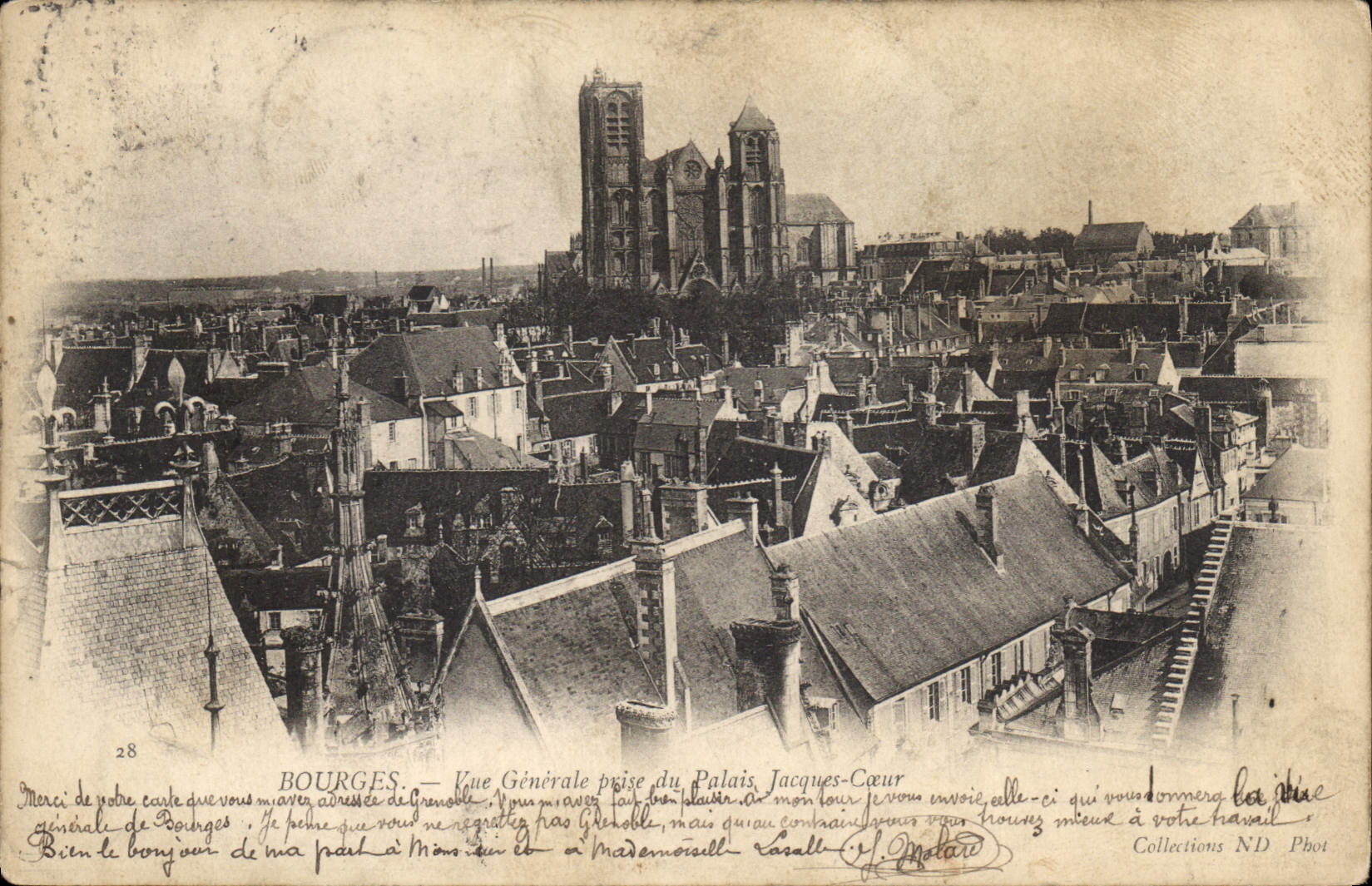CPA Bourges Vue Generale prise du Palais Jacques Coeur