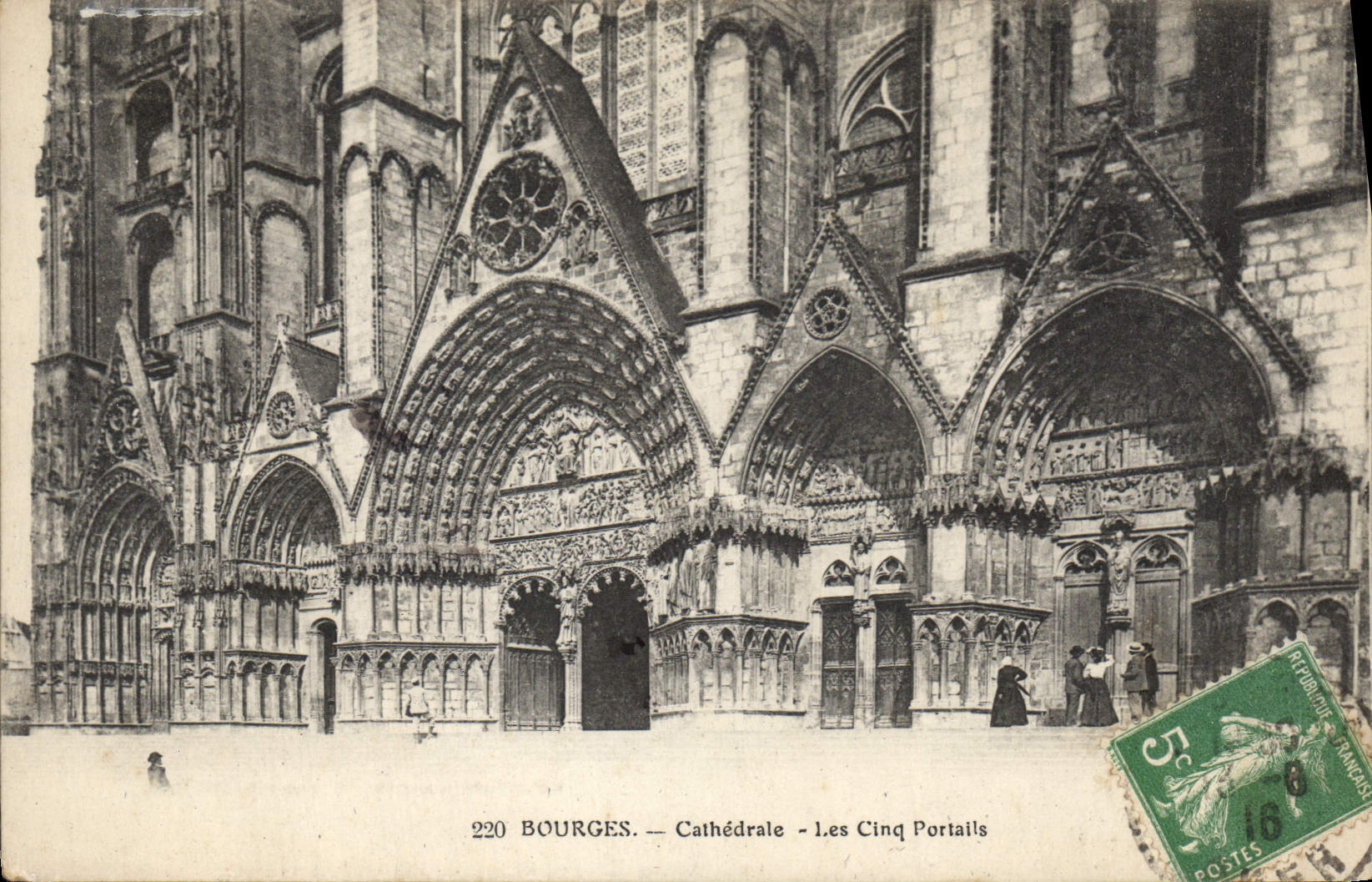 CPA Bourges Cathedrale Les Cing Portails