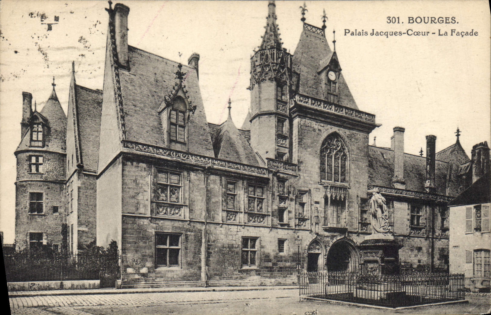 CPA Bourges Palais Jacques Coeur La Facade