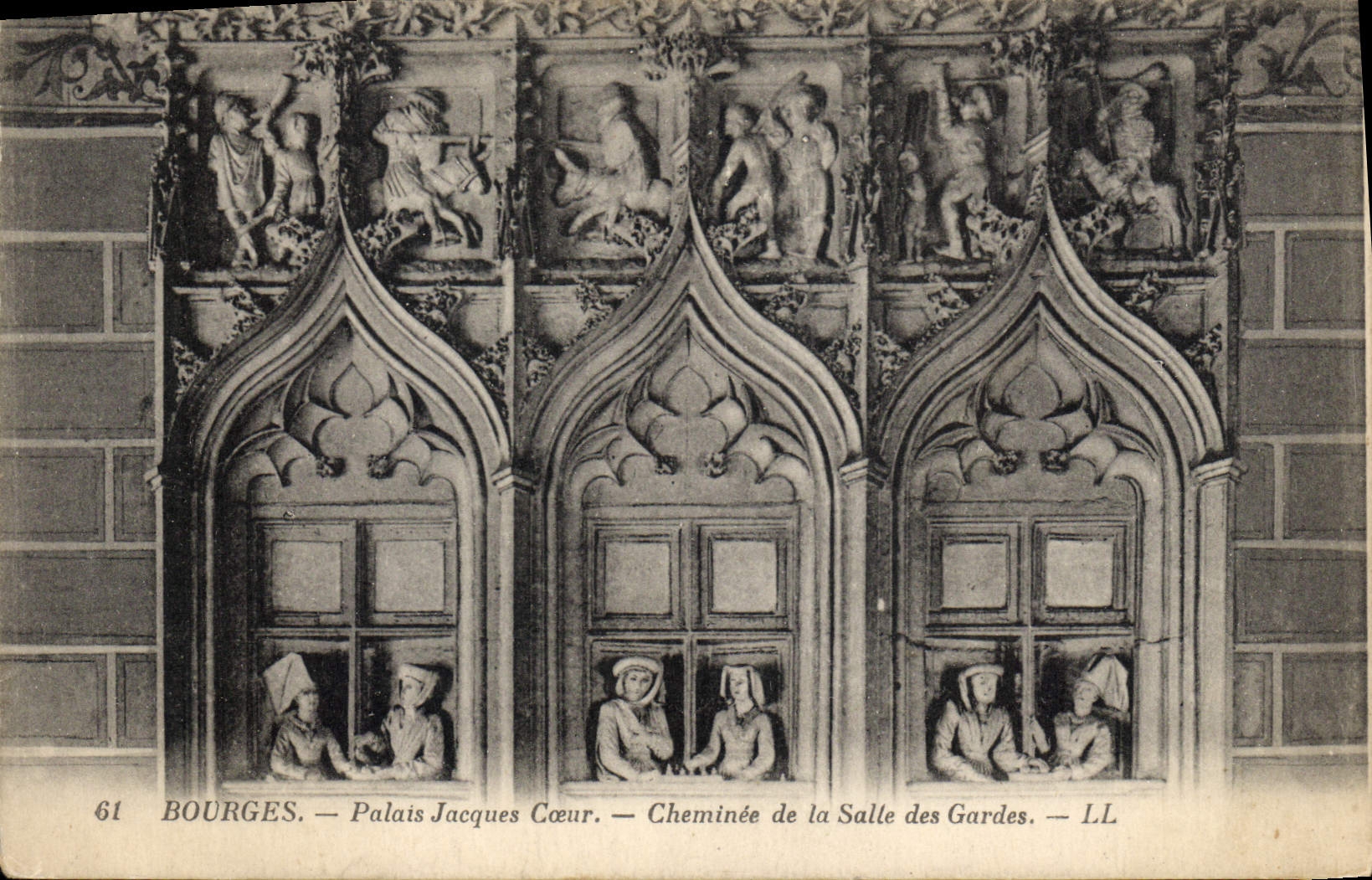 CPA Bourges Palais Jacques Coeur Chemine de la Salle des Gardes 