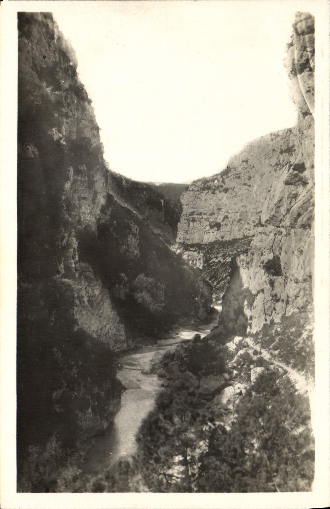 CPA Les Gorges Pittoresque du Verdon de la Montee de la Breche 