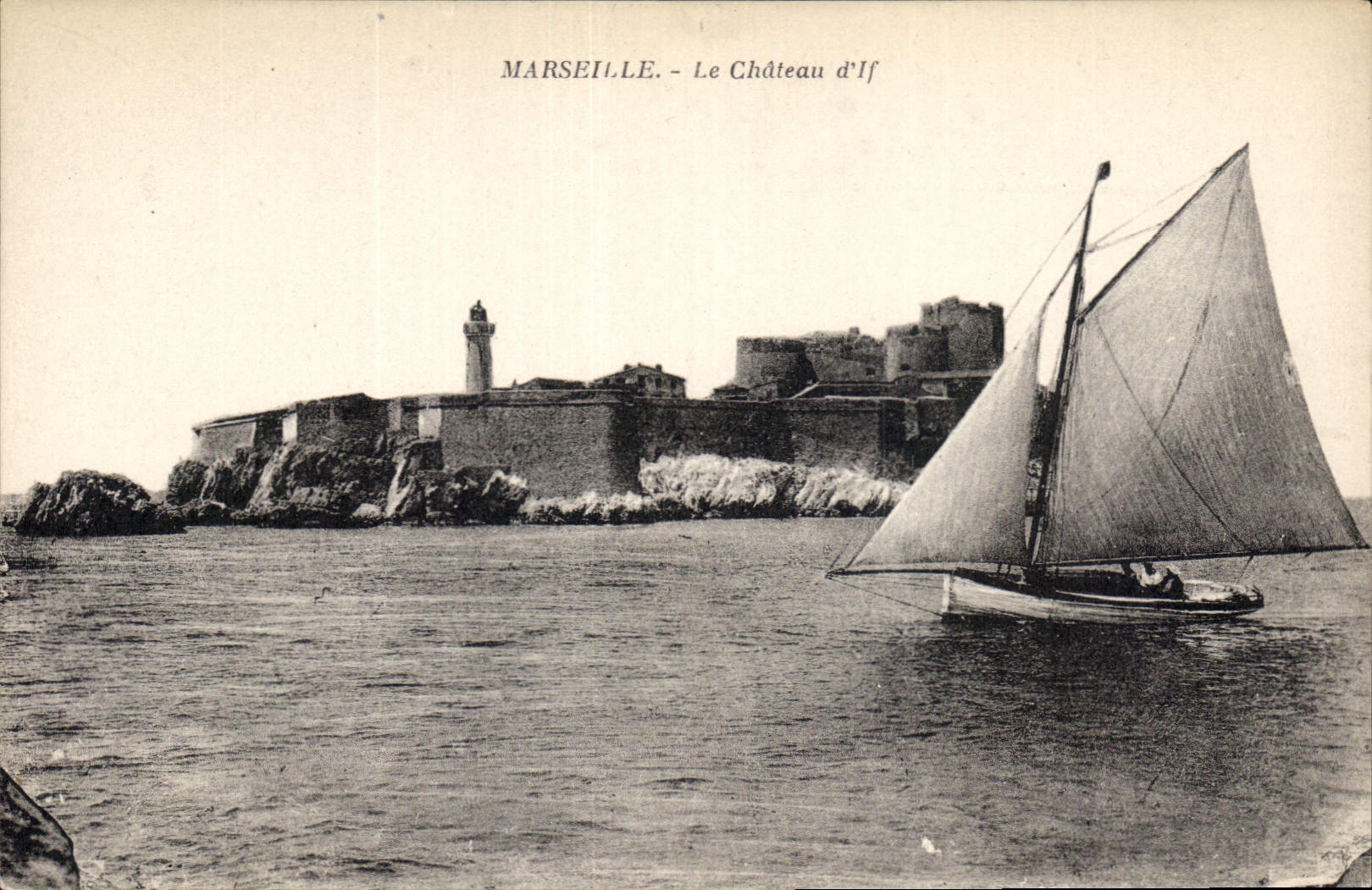 CPA Marseille le Chateau d'If Bateau