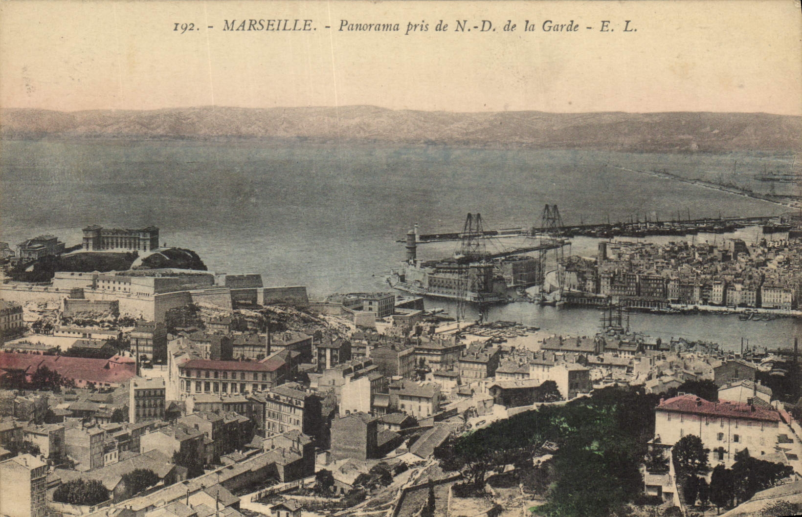 CPA Marseille Panorama pris de N D de la Garde 