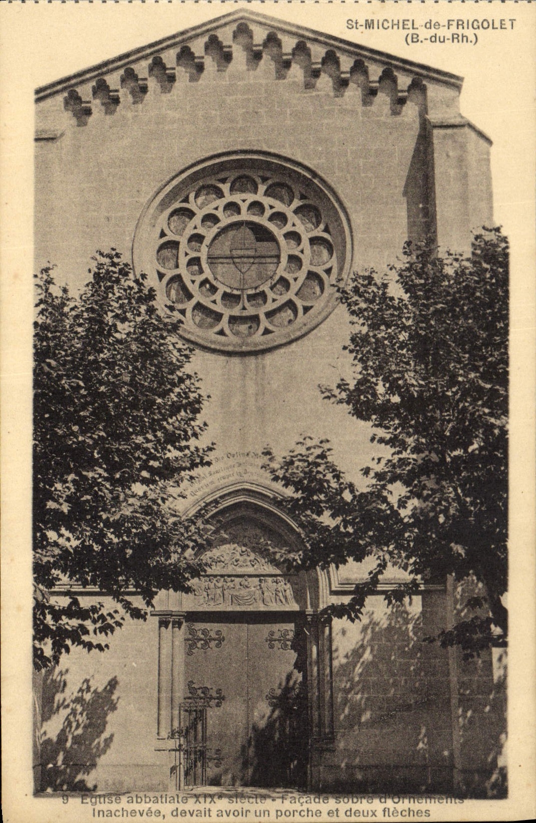 CPA St Michel de Frigolet B du Rh Eglise Abbatiale XIX siecle Facade soure d'Ornements inachevee dev