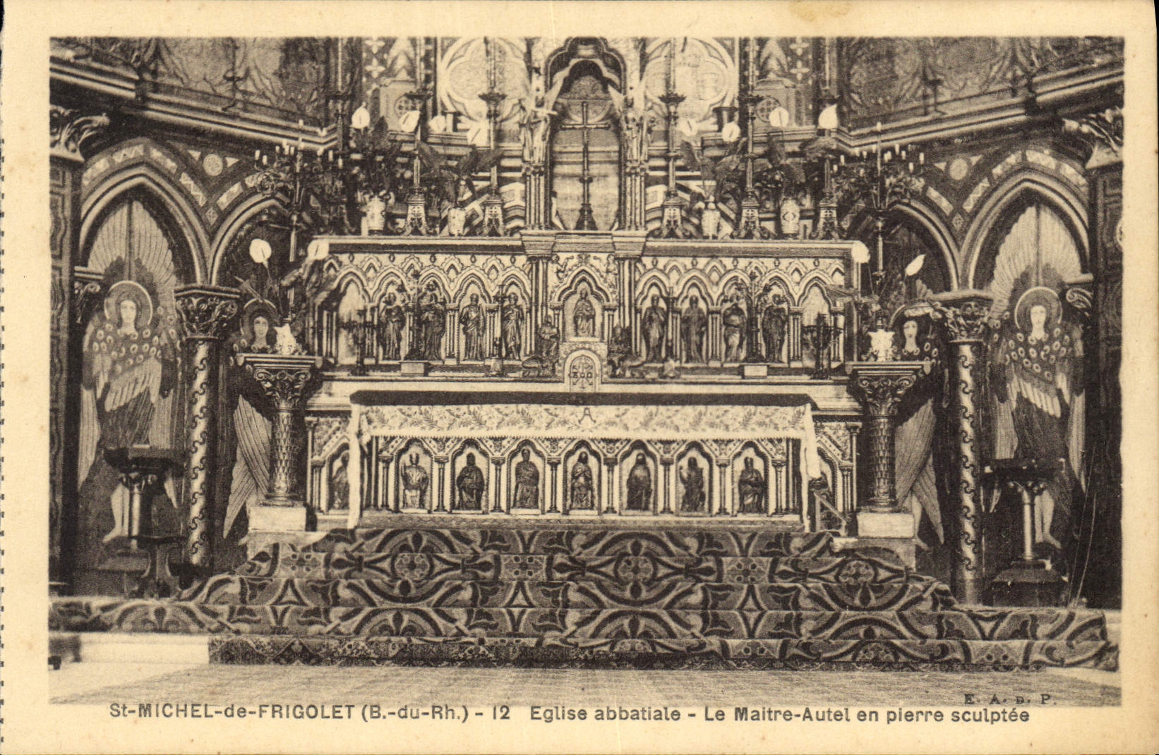CPA St Michel de Frigolet B du Rh Eglise abbatiale le Maitre Autel en Pierre sculptee 
