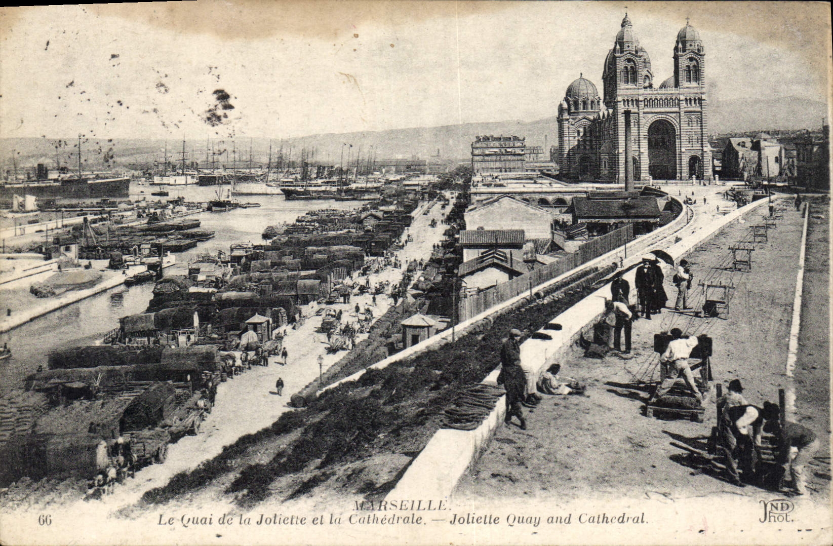 CPA Marseille le Quai de la Joliette et la Cathedrale Cordage