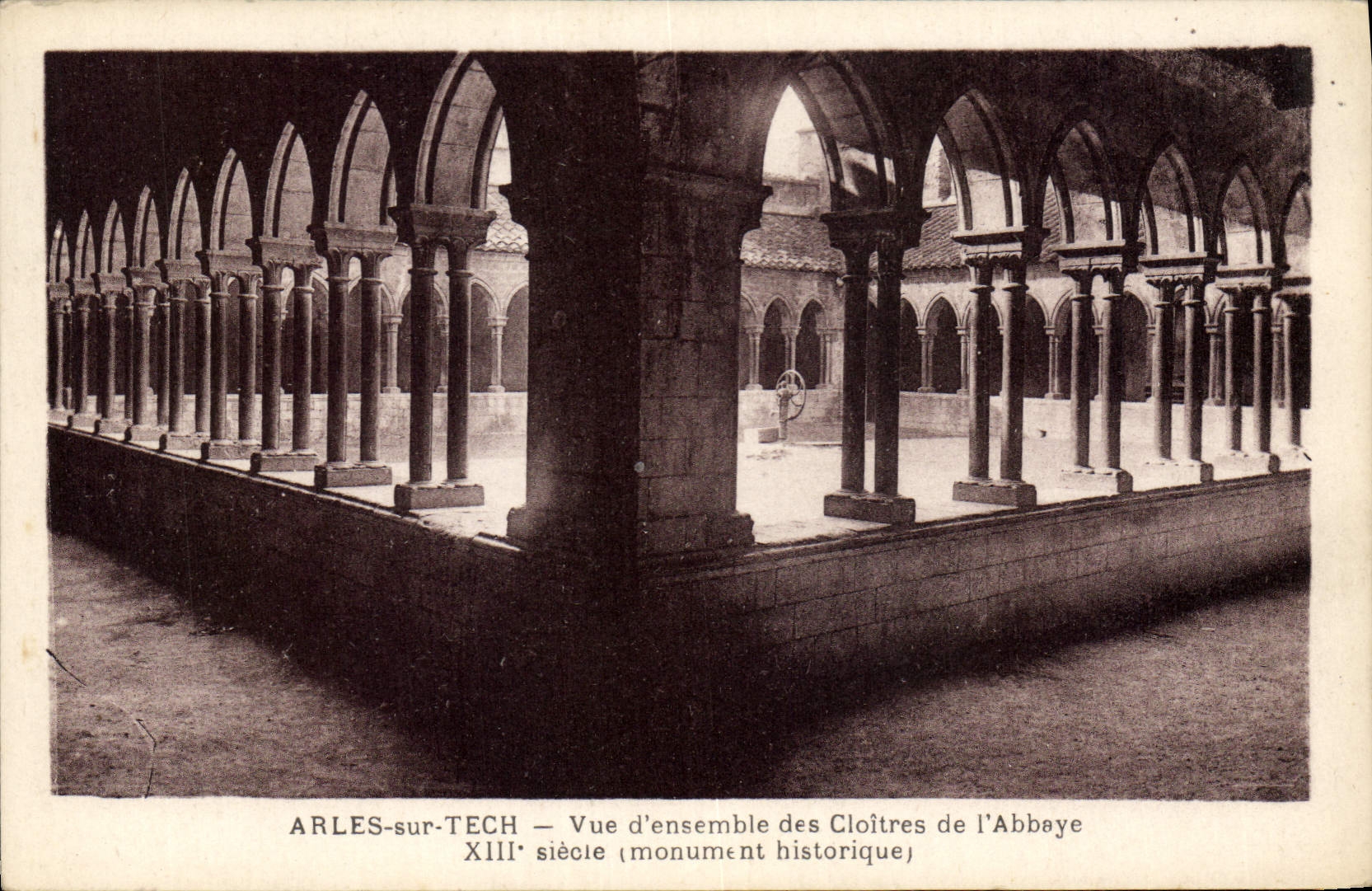 CPA Arles sur Tech vue d'ensemble des Cloitres de l'Abbaye XIII siecle monument historique 