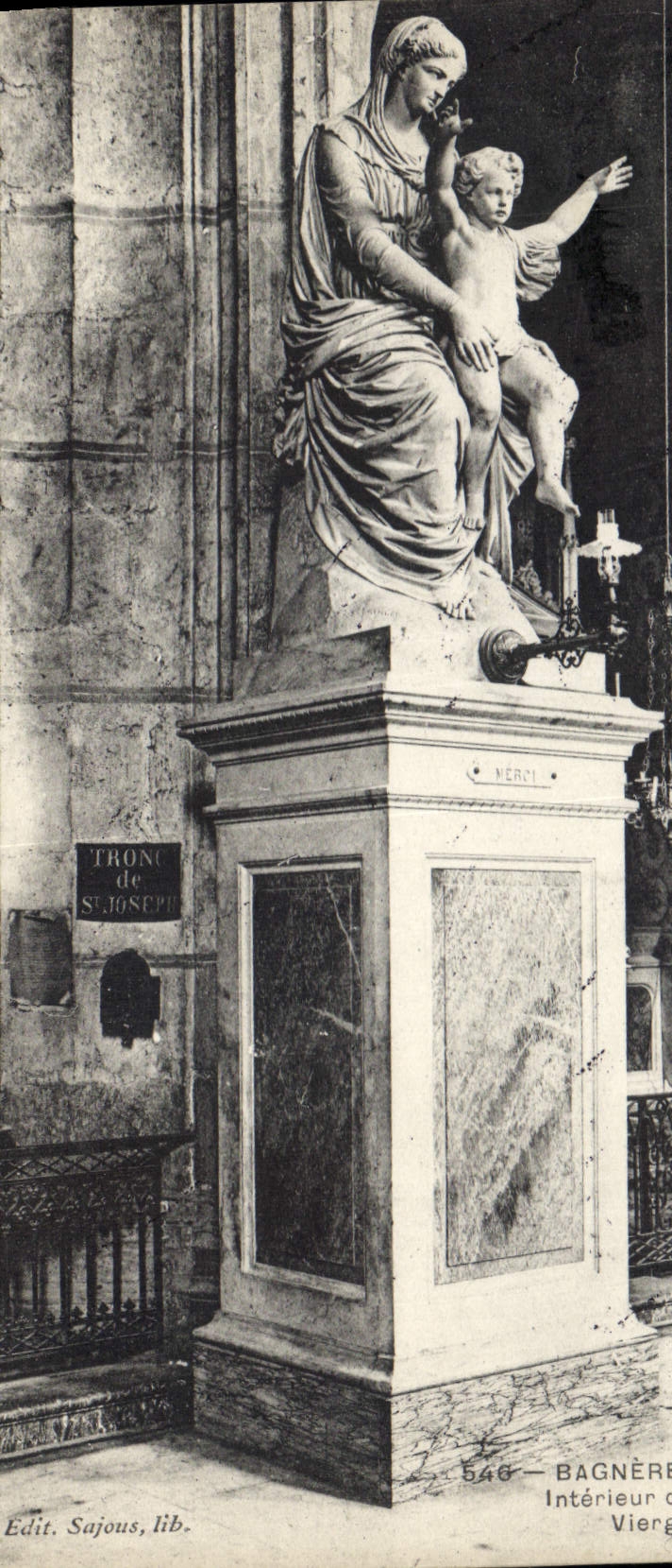 CPA Bagneres  de Bigorre Interieur de l'eglise St Vincent Vierge de Clesainger