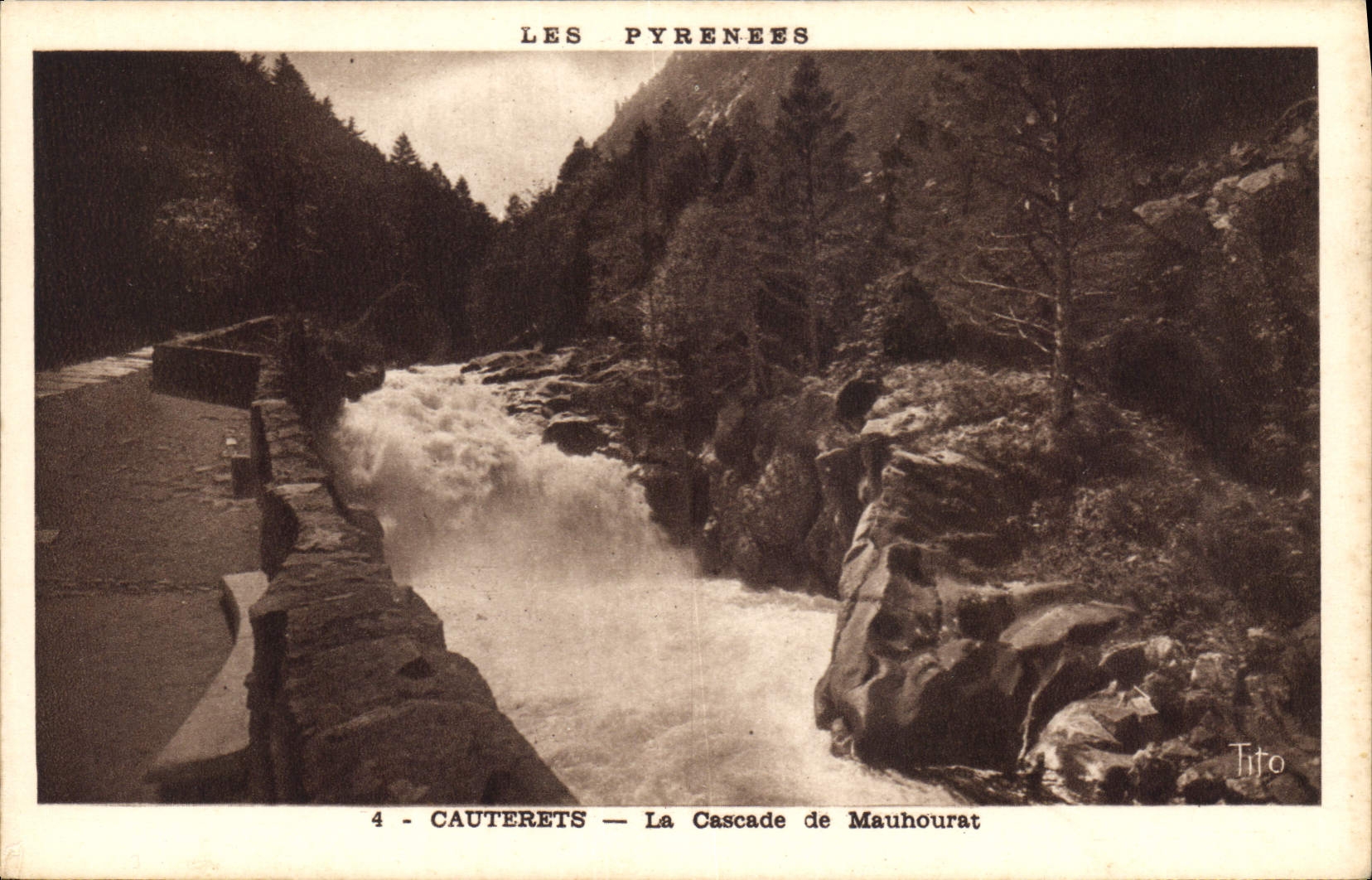CPA Les Pyrenees Cauterets la Cascade de Mauhourat 