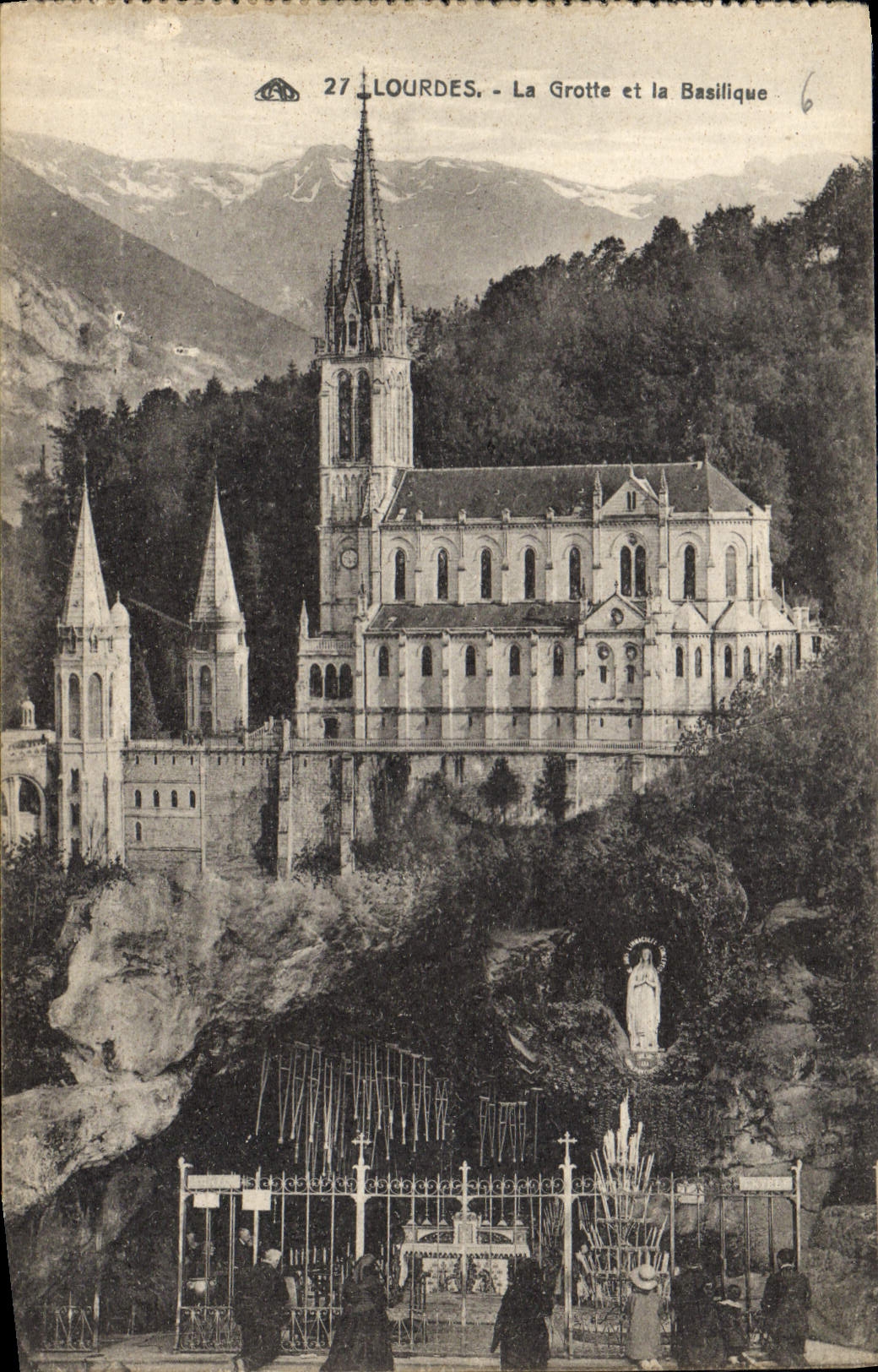 CPA Lourdes la Grotte et la Basilique 
