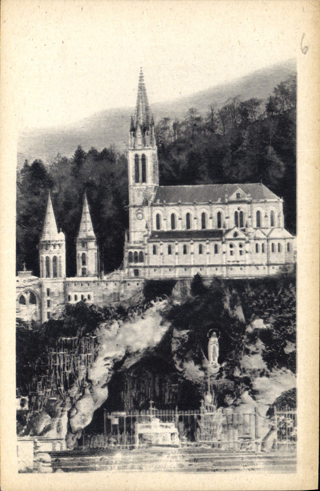 CPA Lourdes La Grotte et la Basilique 