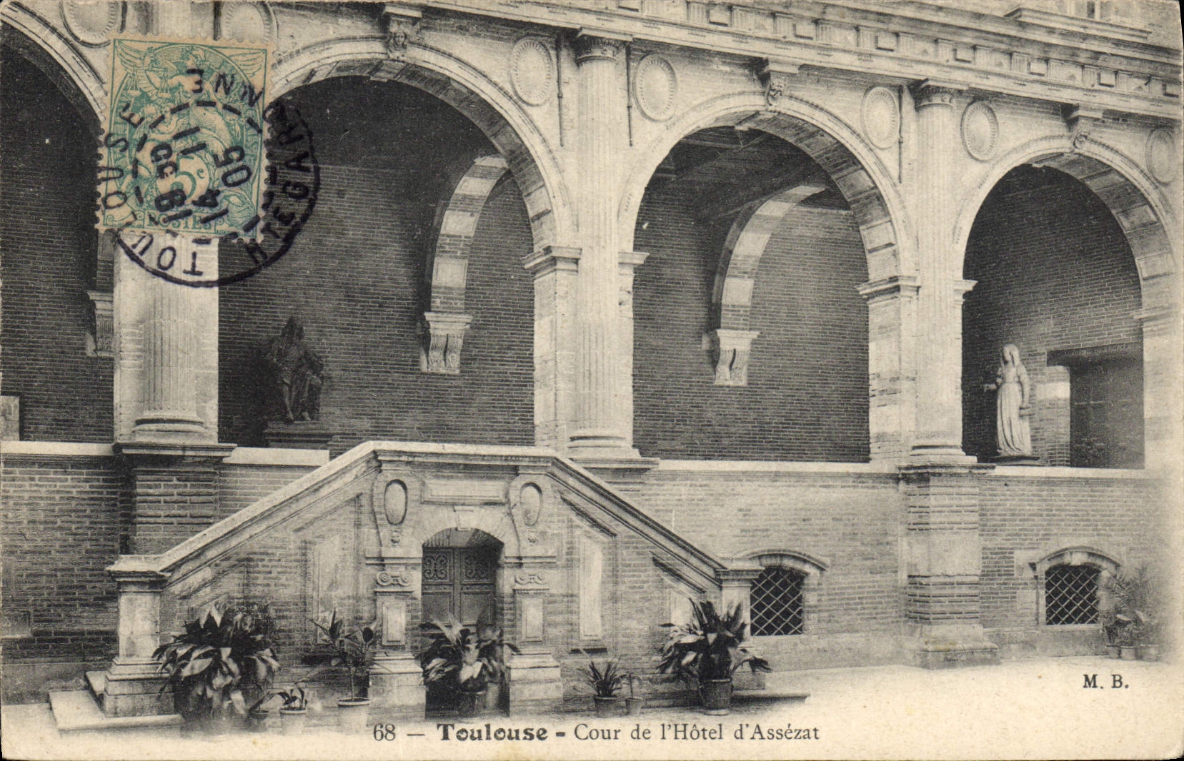 CPA Toulouse Cour de l'Hotel d'Assezat 