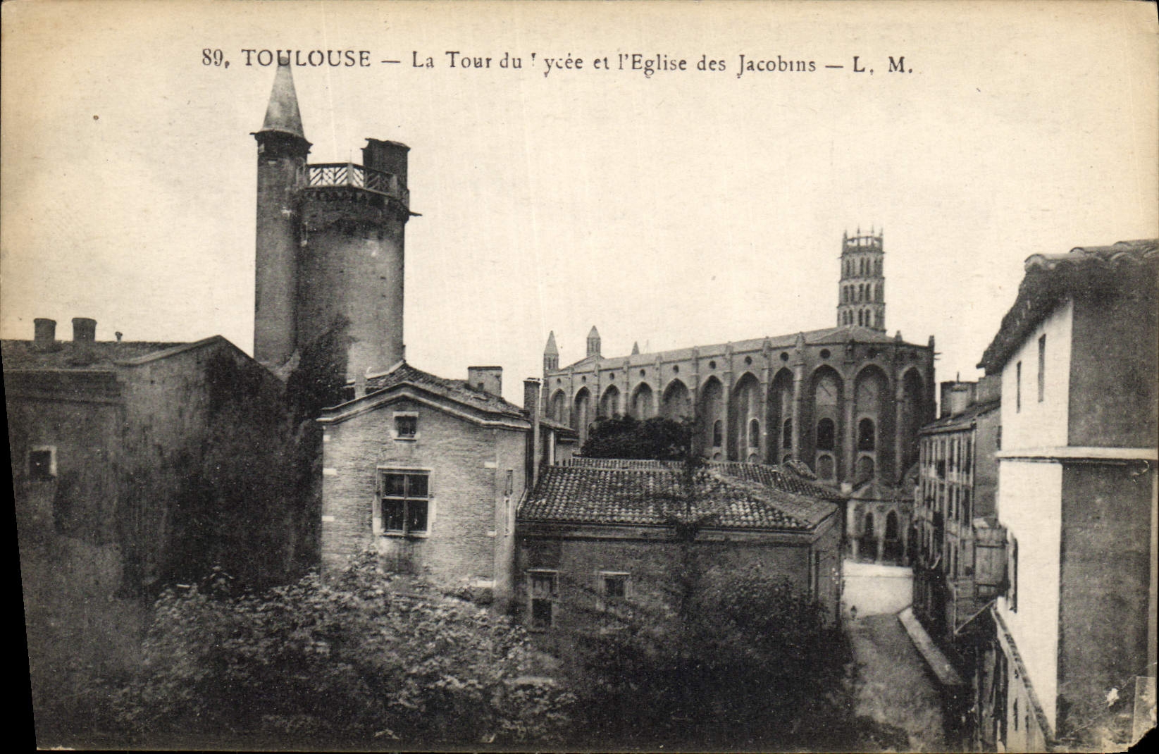 CPA Toulouse la Tour du Lycee et l'eglise des jacobins